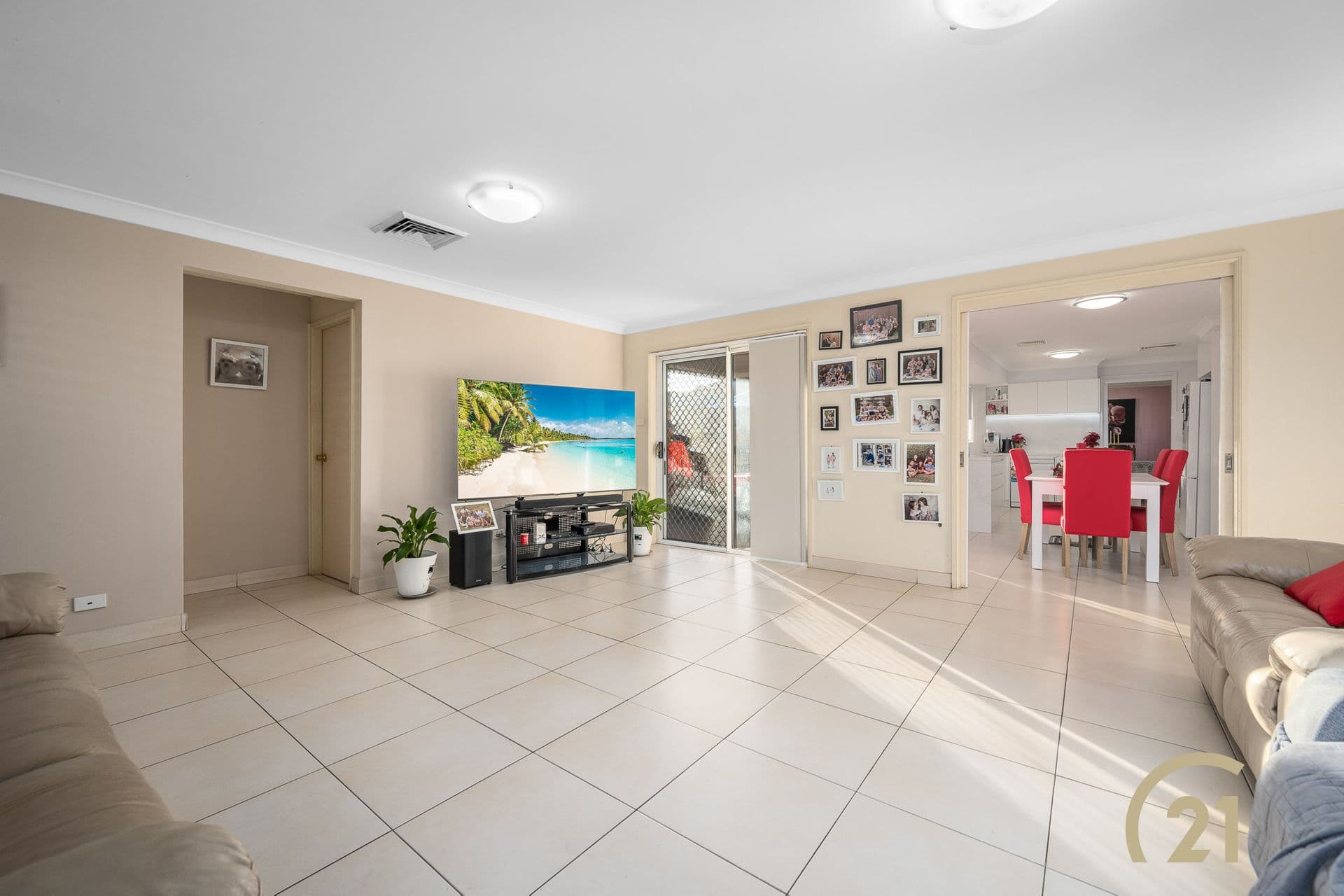 11 Tea Tree Place, Bossley Park, NSW, 2176, Bossley Park - Thumbnail 4