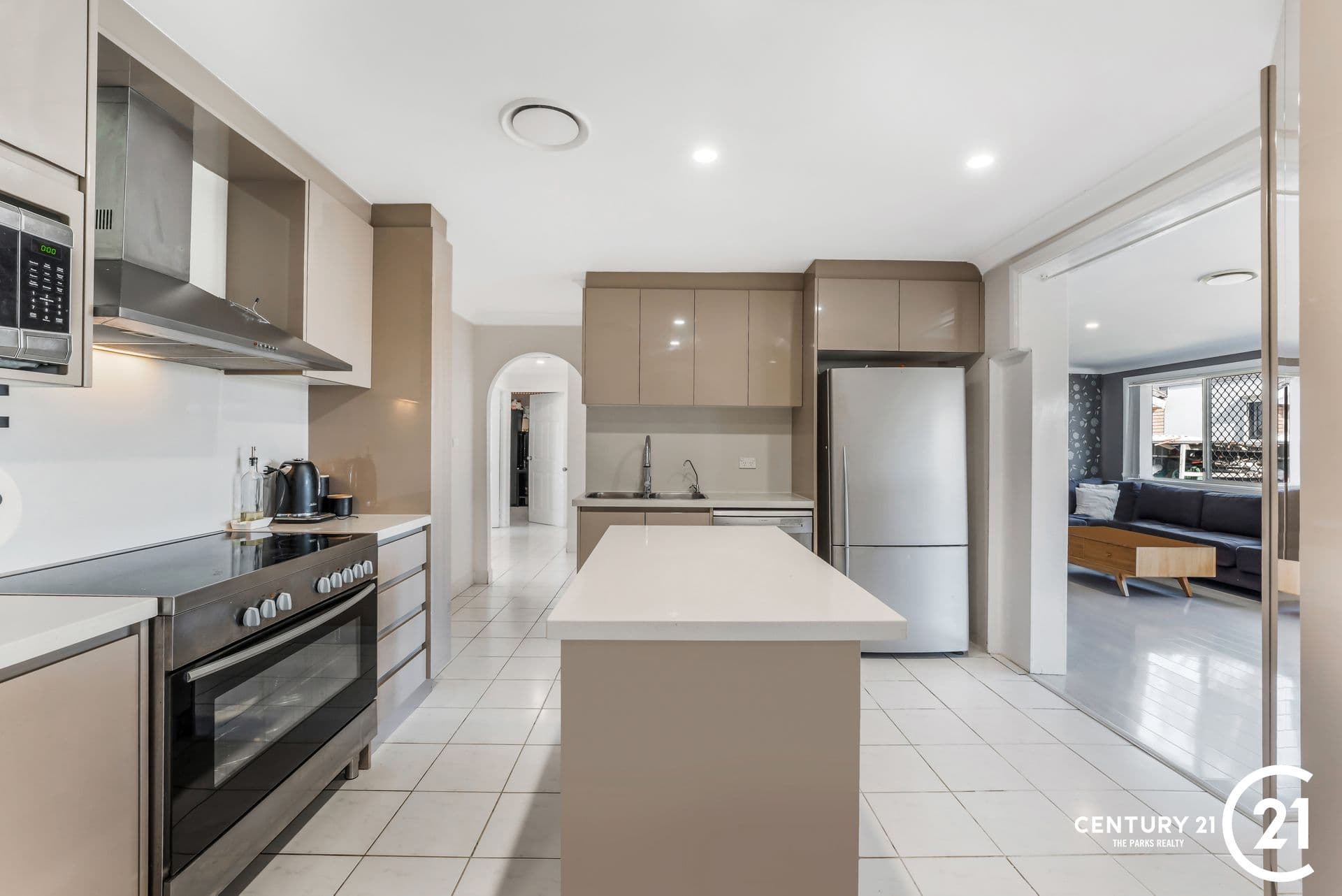3 Arrowhead Road, Greenfield Park, NSW, 2176, Greenfield Park - Thumbnail 8