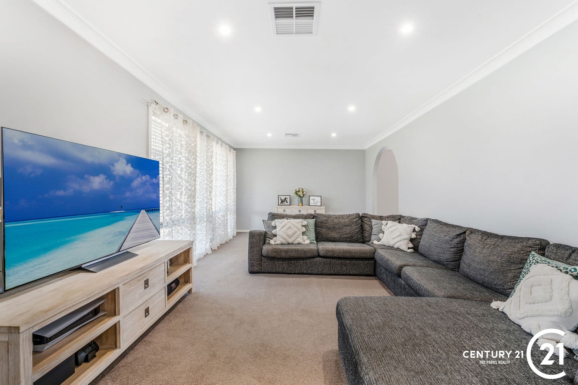 5 Megan Avenue, Smithfield, NSW, 2164, Smithfield - Thumbnail 2