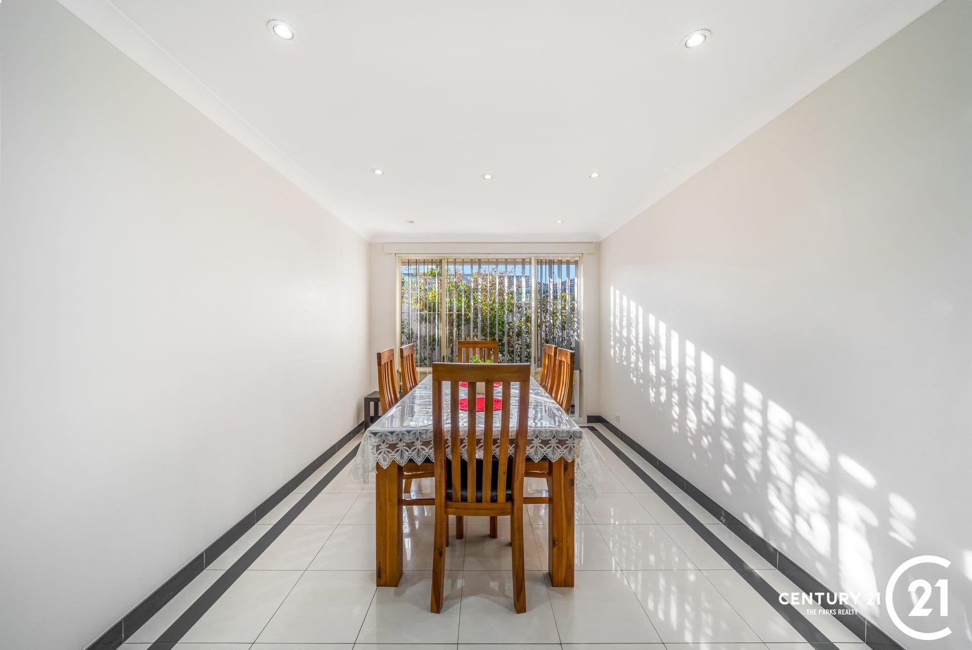 61 Edensor Road, St Johns Park, NSW, 2176, St Johns Park - Thumbnail 6
