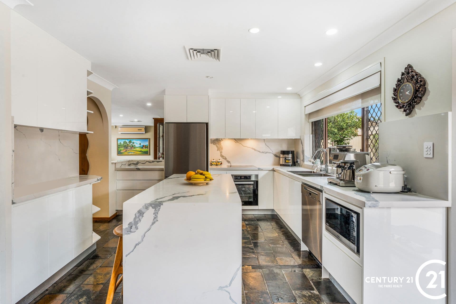 3 Teak Close, Bossley Park, NSW, 2176, Bossley Park - Thumbnail 4