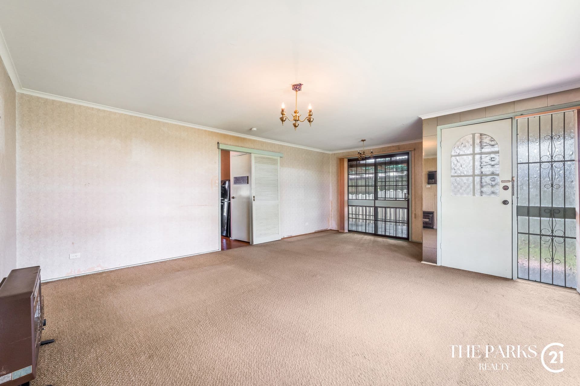 8 Kemmel Close, Bossley Park, NSW, 2176, Bossley Park - Thumbnail 2