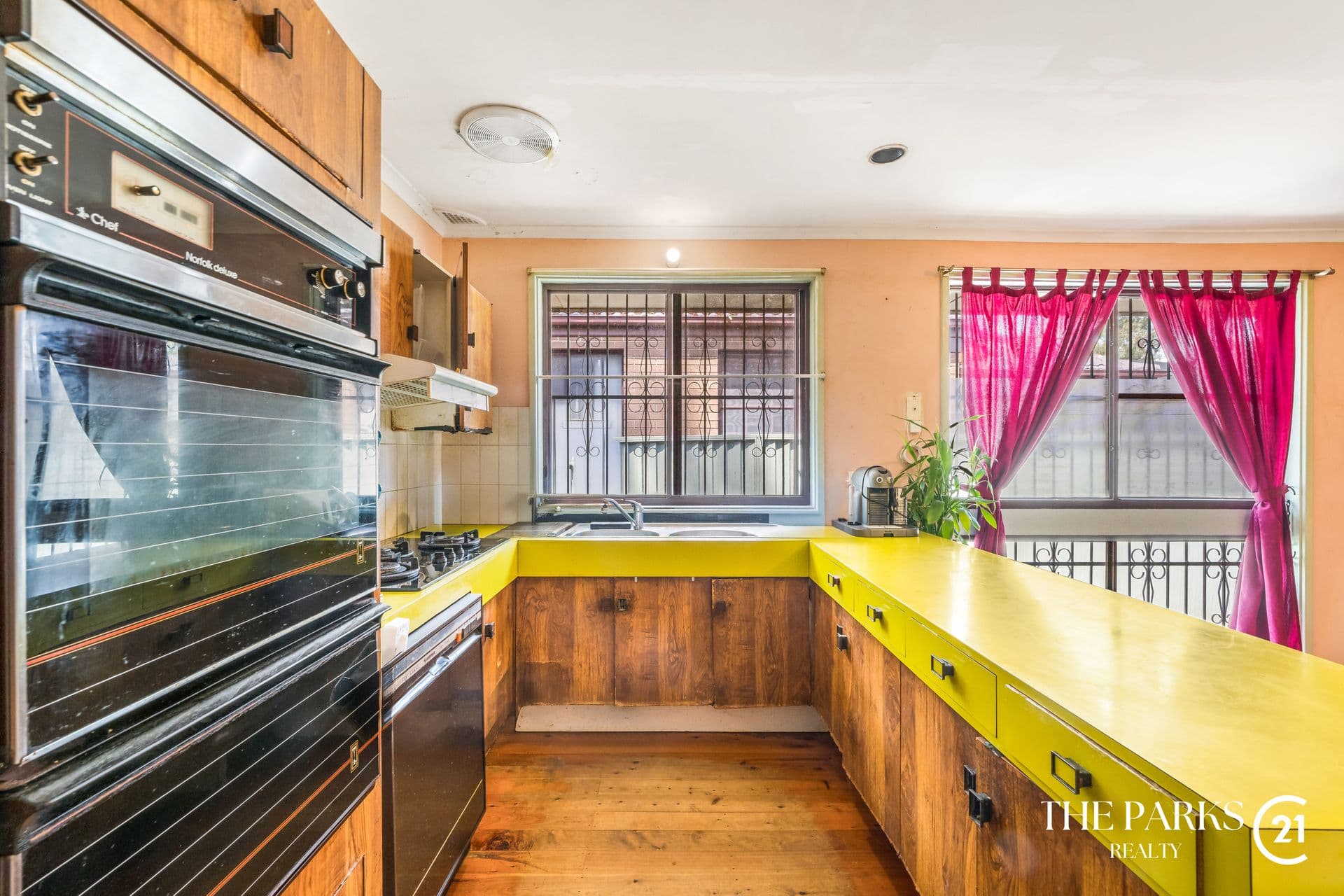 8 Kemmel Close, Bossley Park, NSW, 2176, Bossley Park - Thumbnail 3