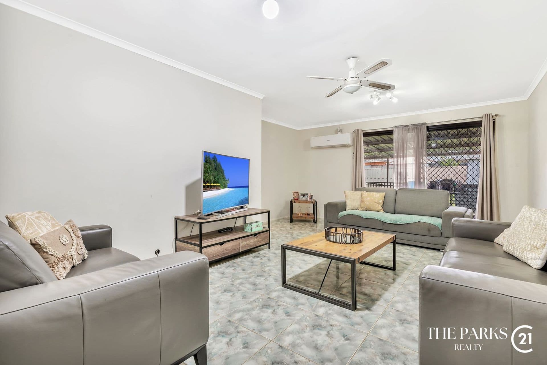 34 Pleasant Street, Bossley Park, NSW, 2176, Bossley Park - Thumbnail 3