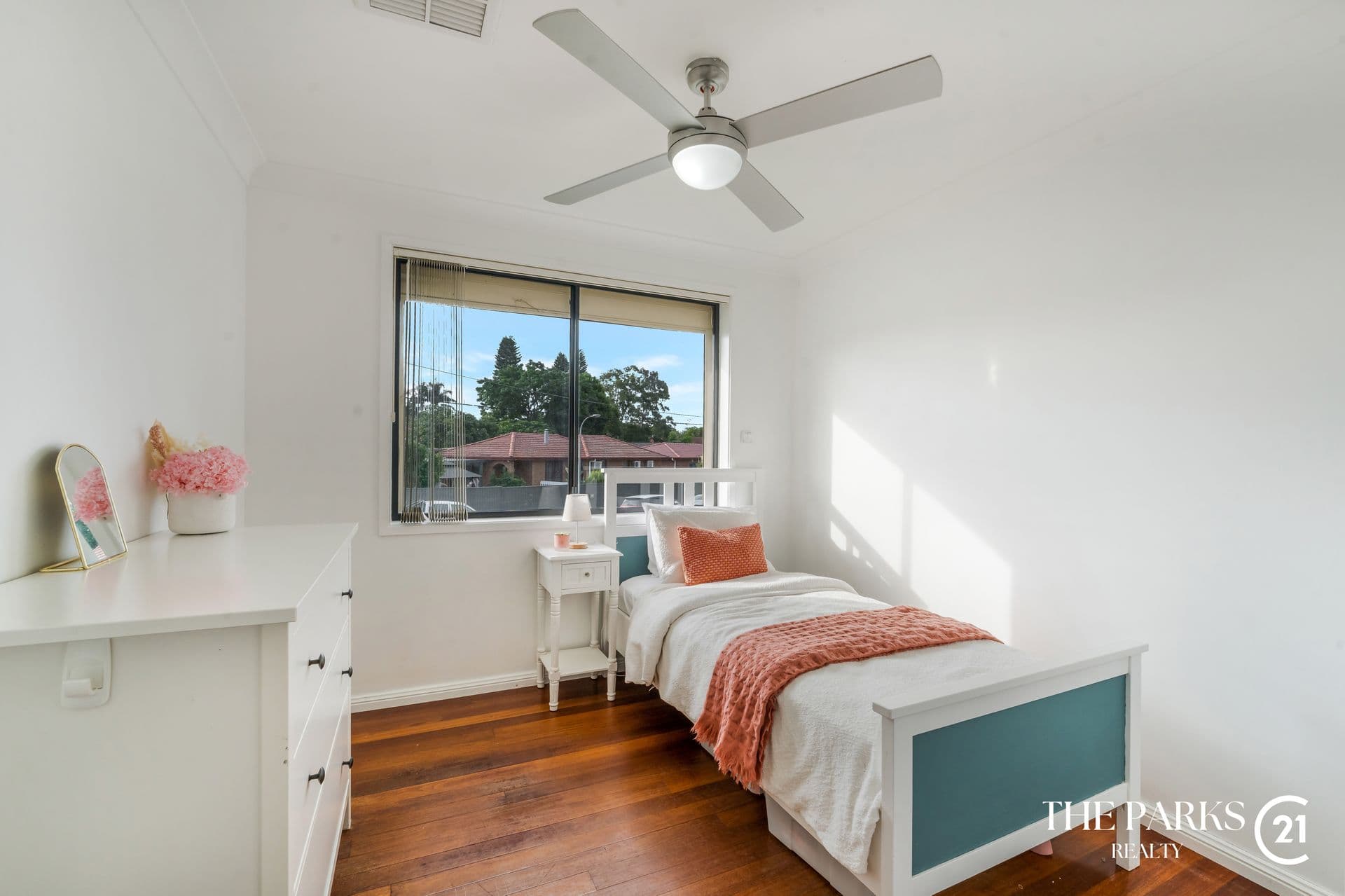 34 Raphael Street, Greenfield Park, NSW, 2176, Greenfield Park - Thumbnail 8