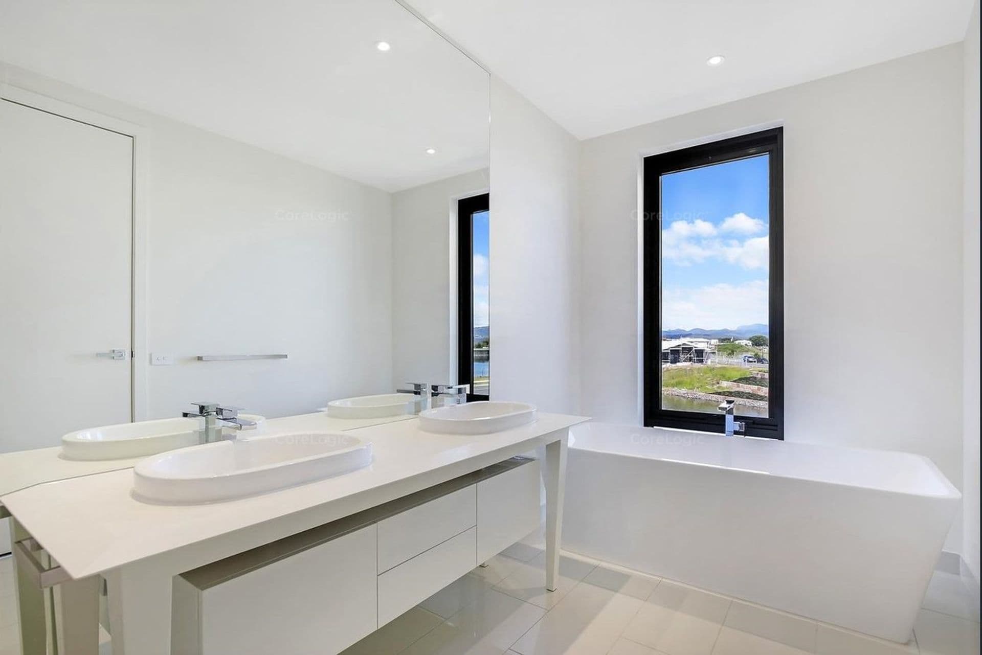 8 Concourse Drive, Mermaid Waters, QLD, 4218, Mermaid Waters - Thumbnail 6