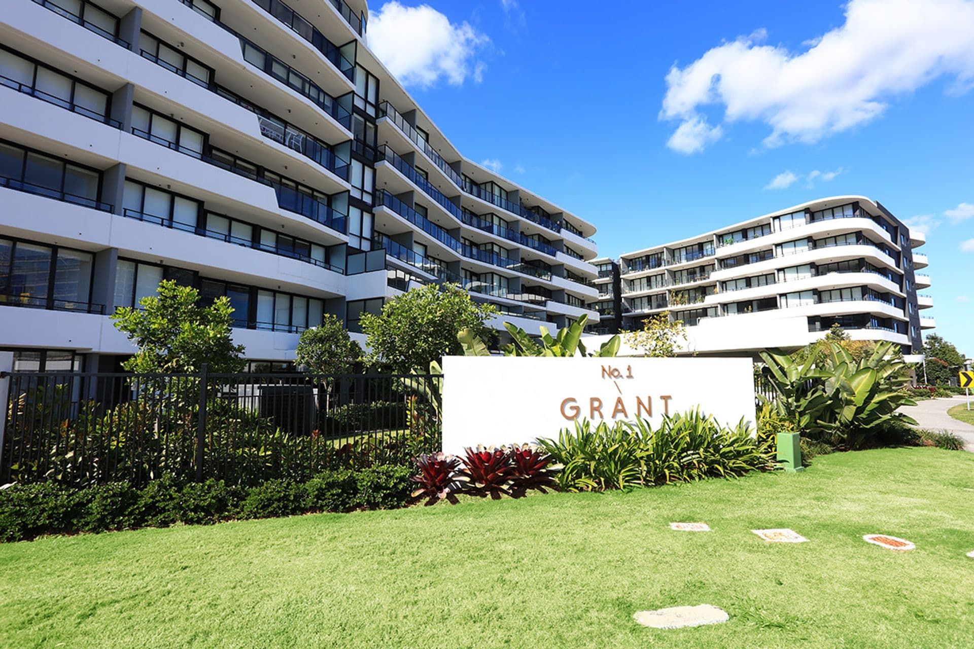 1507/1 Grant Avenue, Hope Island, QLD, 4212, Hope Island - Thumbnail 5