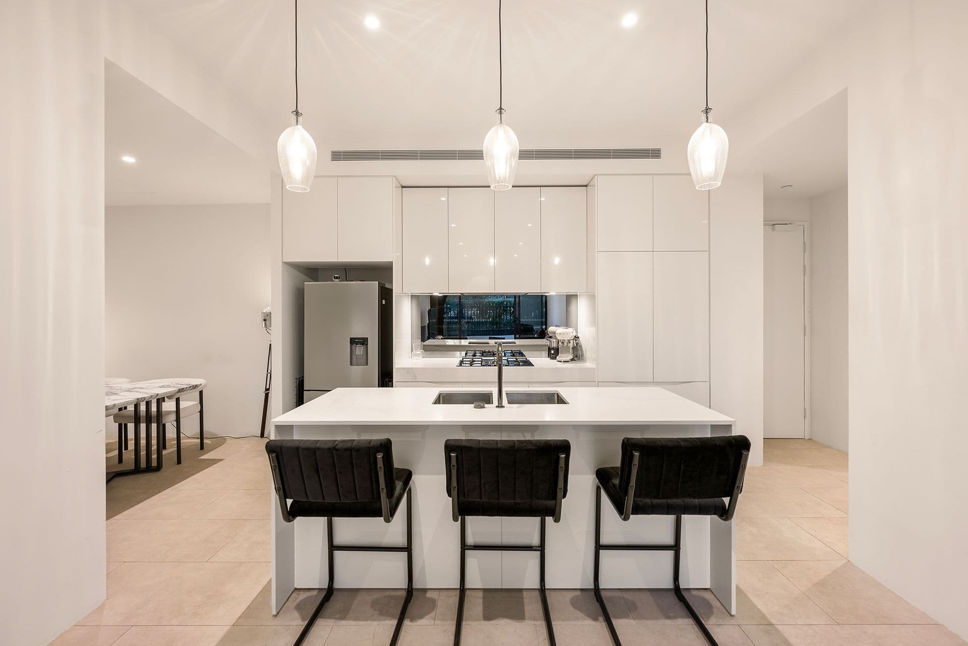 4104/24 The Lanes Boulevard, Mermaid Waters, QLD, 4218, Mermaid Waters - Thumbnail 2
