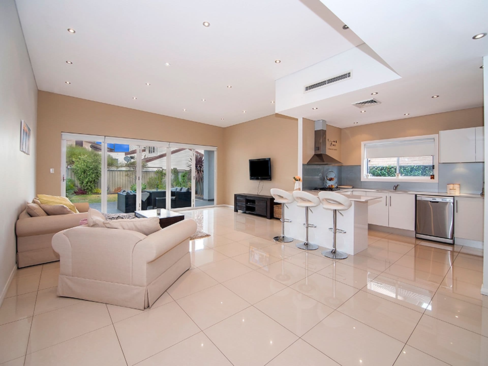 3/8-10 Revesby Place, Revesby, NSW, 2212, Panania - Thumbnail 2
