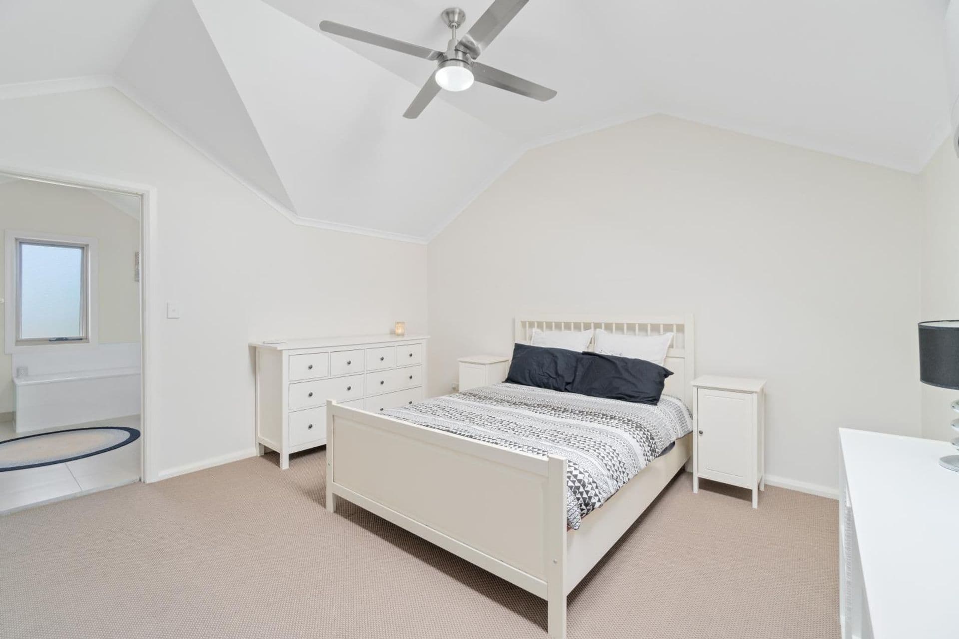 2/243 Epsom Road, Chipping Norton, NSW, 2170, Chipping Norton - Thumbnail 2