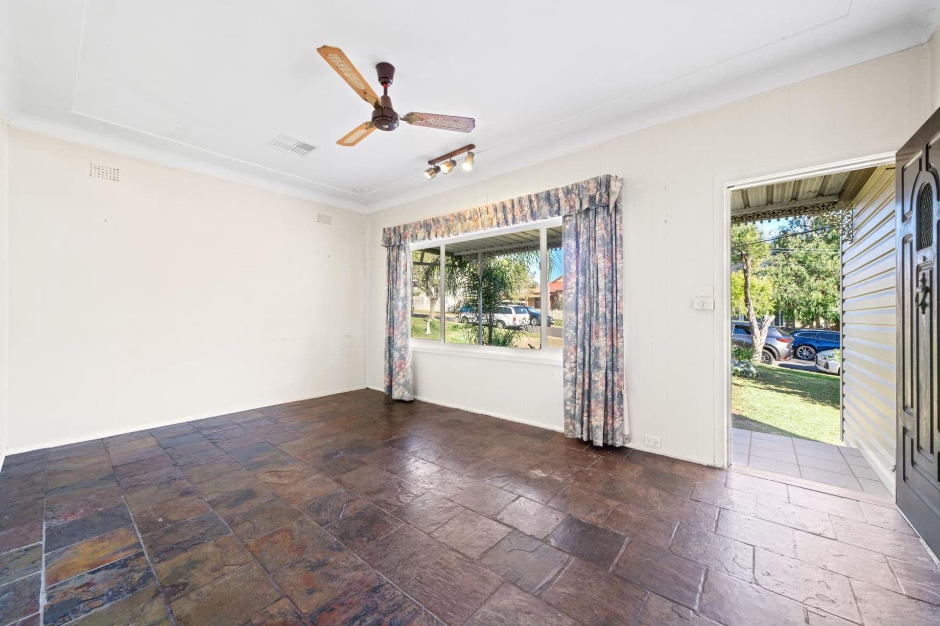 3/8-10 Revesby Place, Revesby, NSW, 2212, Picnic Point - Thumbnail 2