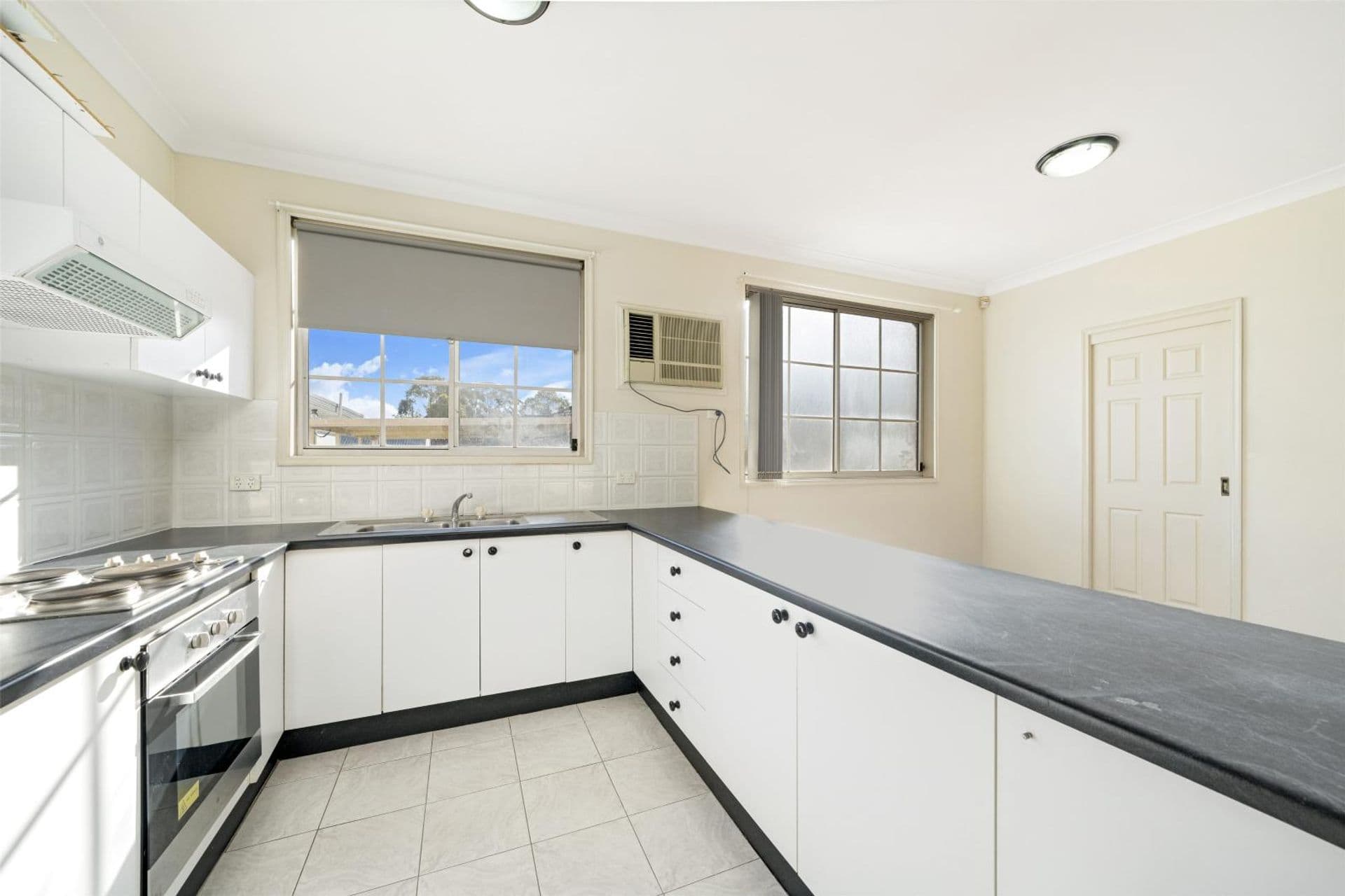 3/8-10 Revesby Place, Revesby, NSW, 2212, Yagoona - Thumbnail 2