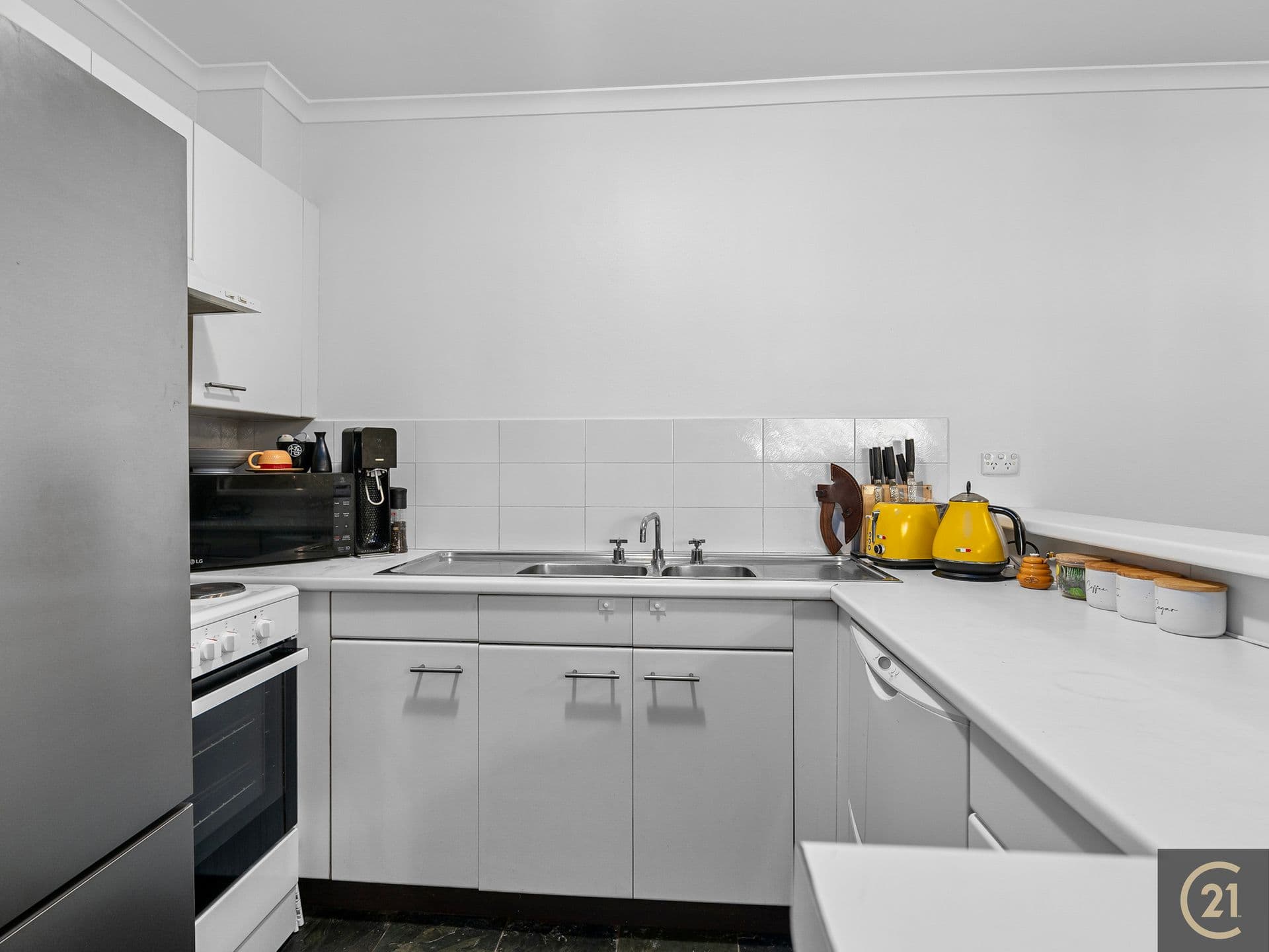 2/94-100 Flora Street, Sutherland, NSW, 2232, Sutherland - Thumbnail 6