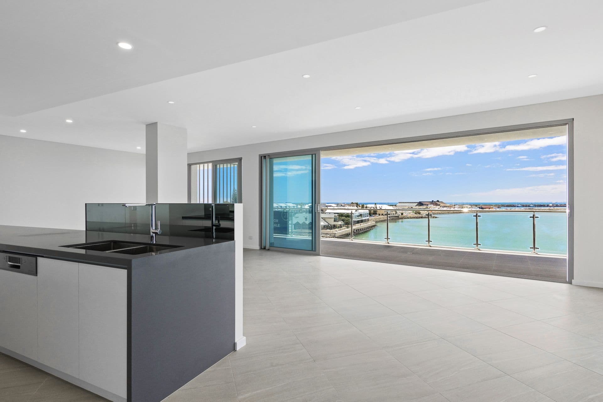 12/21 Holman Street, Bunbury, WA, 6230, Bunbury - Thumbnail 2