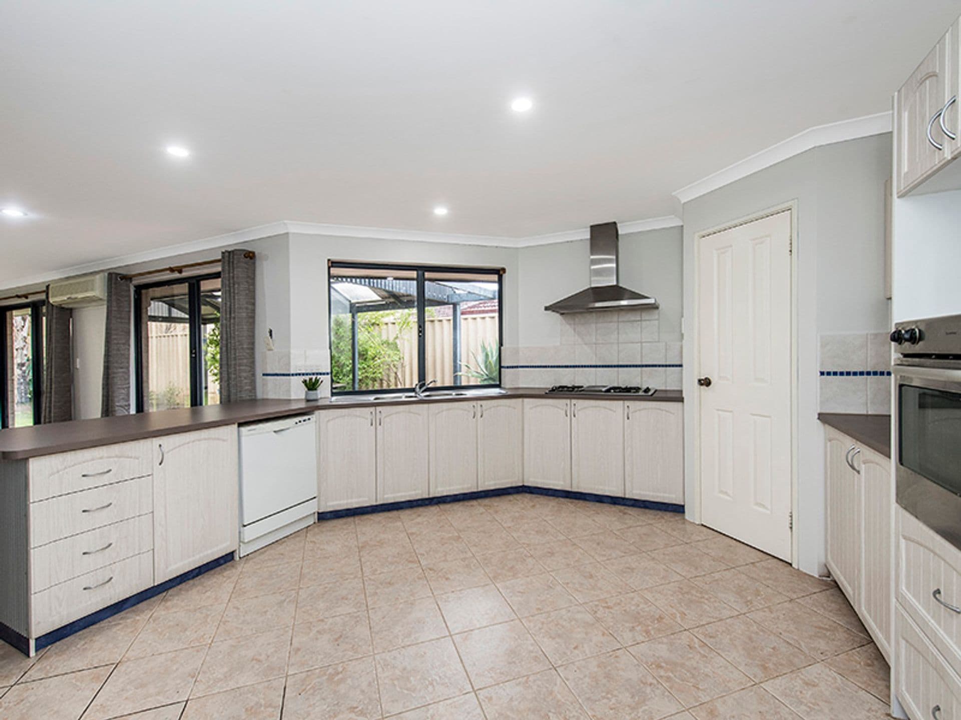 37/23 Casuarina Drive, Bunbury, WA, 6230, Dalyellup - Thumbnail 2