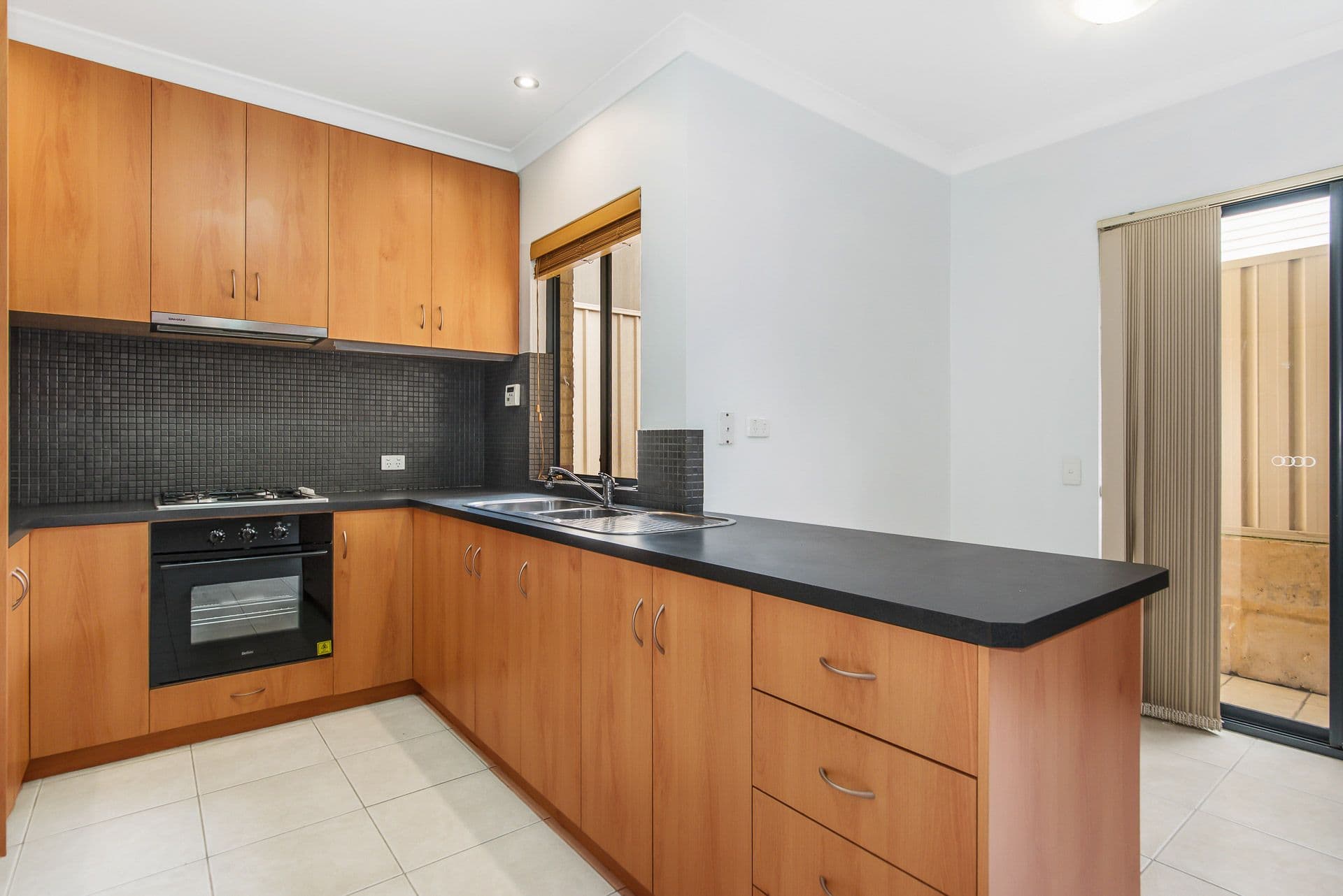 10/5 Carey Street, Bunbury, WA, 6230, Bunbury - Thumbnail 4