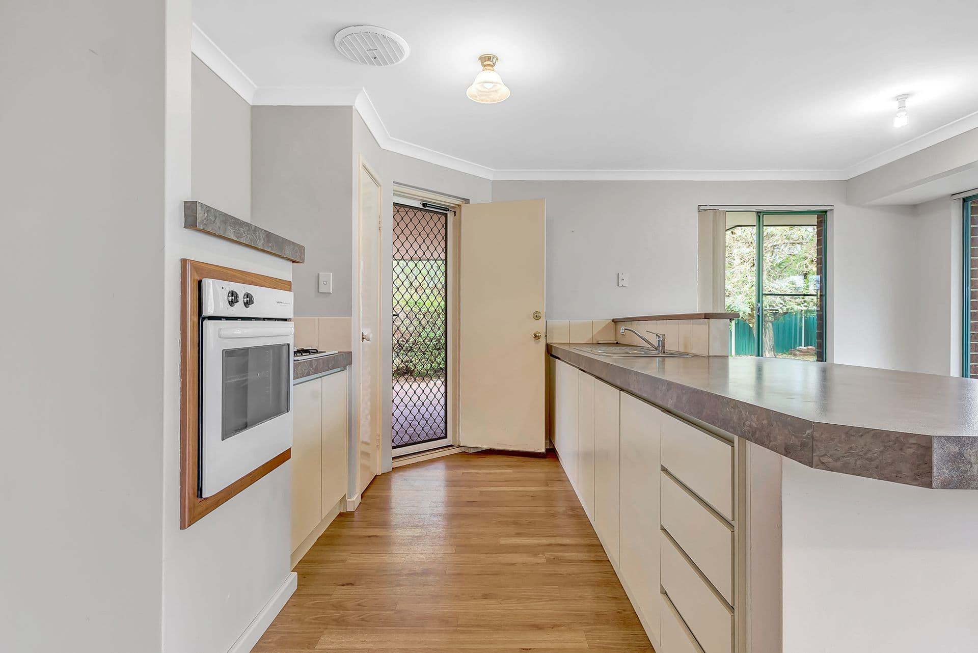 4/6 Forrest Road, Capel, WA, 6271, Capel - Thumbnail 4