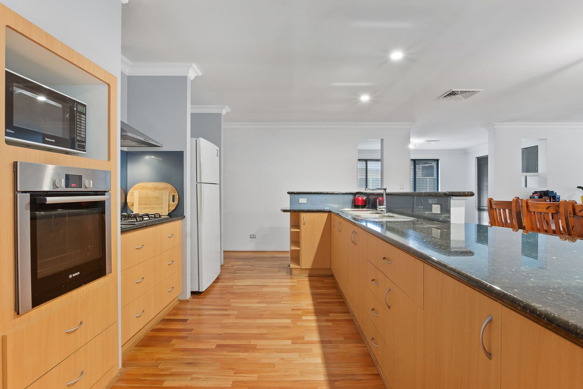 21 Heatherglen Road, Australind, WA, 6233, Australind - Thumbnail 6