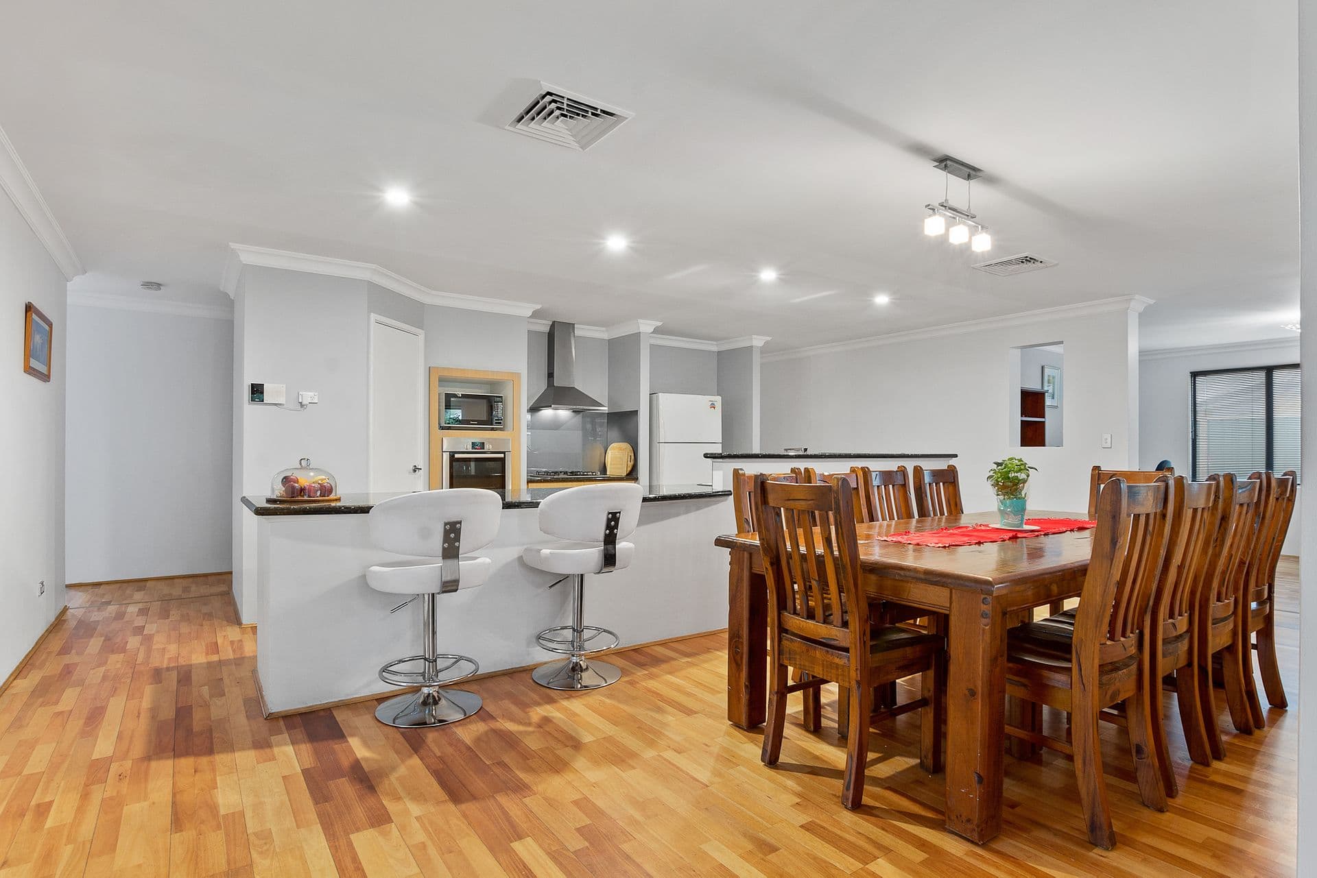 21 Heatherglen Road, Australind, WA, 6233, Australind - Thumbnail 2