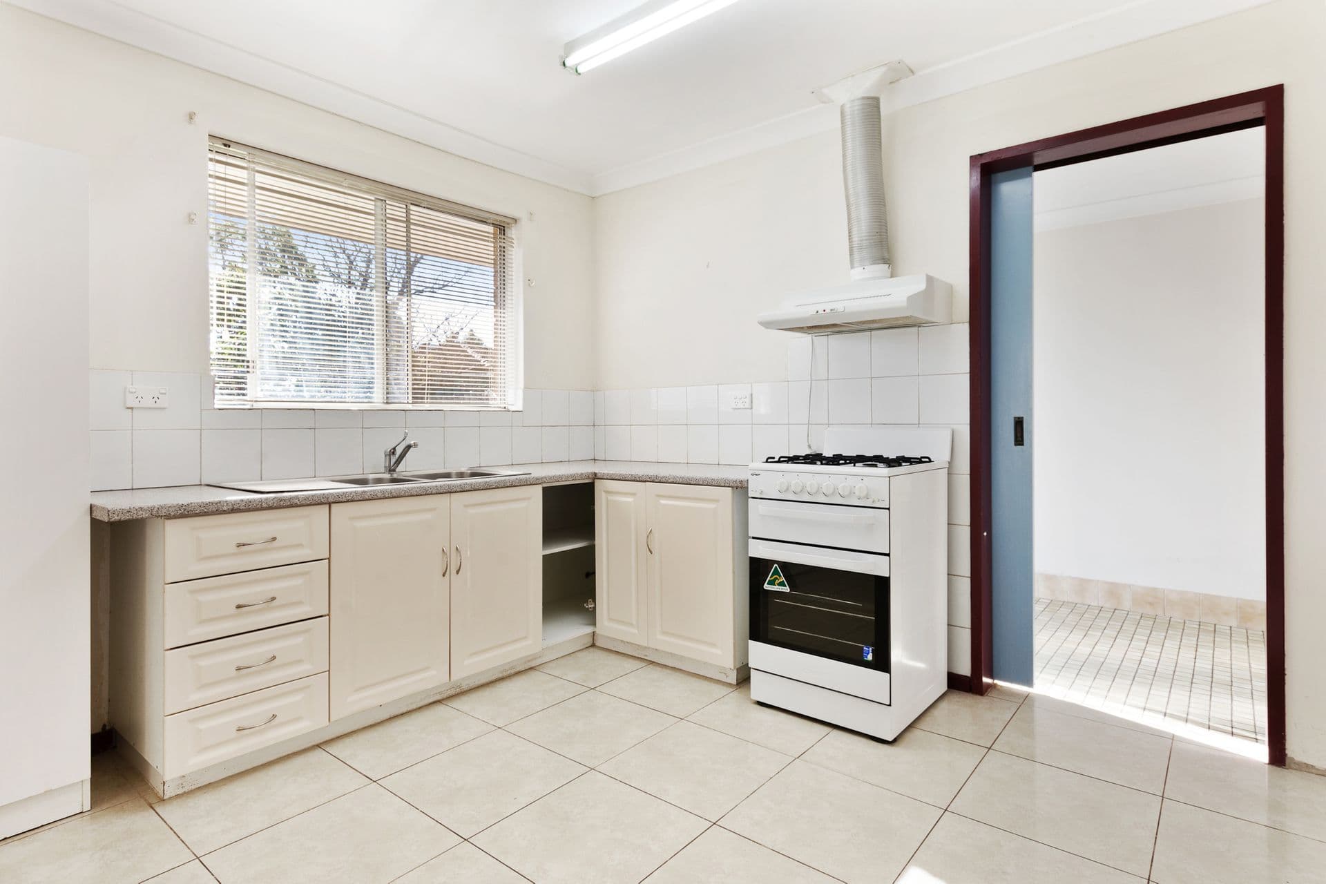 2 Minella Road, Harvey, WA, 6220, Harvey - Thumbnail 2