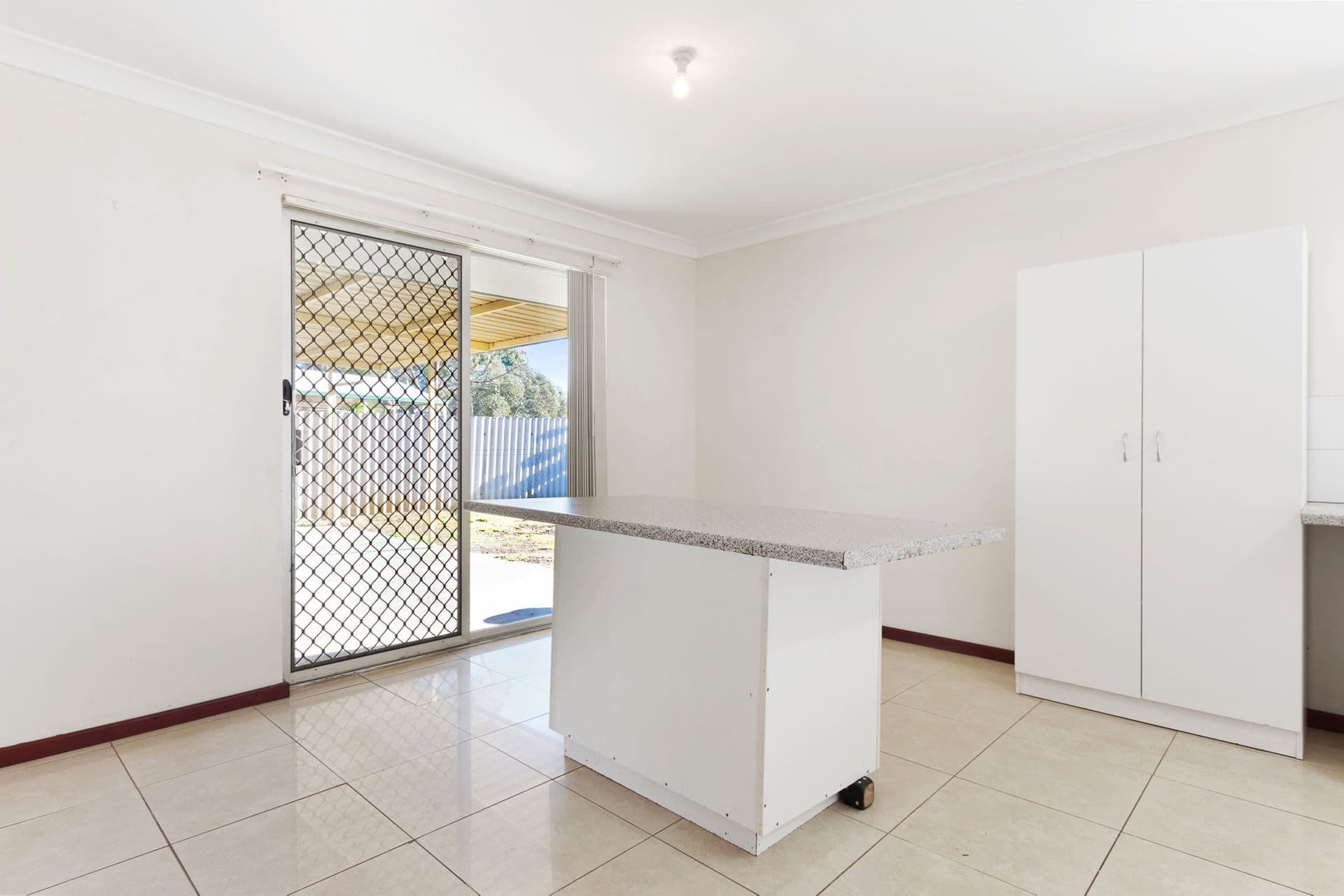2 Minella Road, Harvey, WA, 6220, Harvey - Thumbnail 3