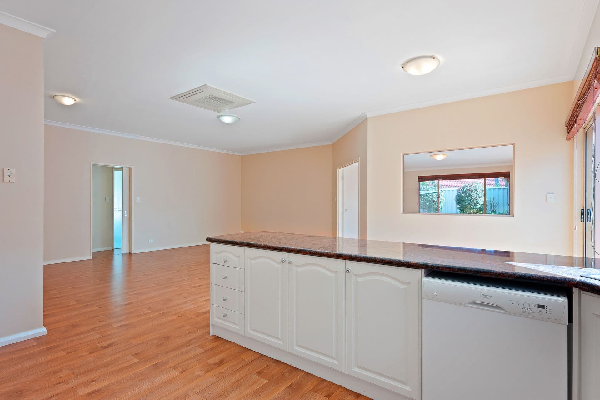 37/23 Casuarina Drive, Bunbury, WA, 6230, College Grove - Thumbnail 4