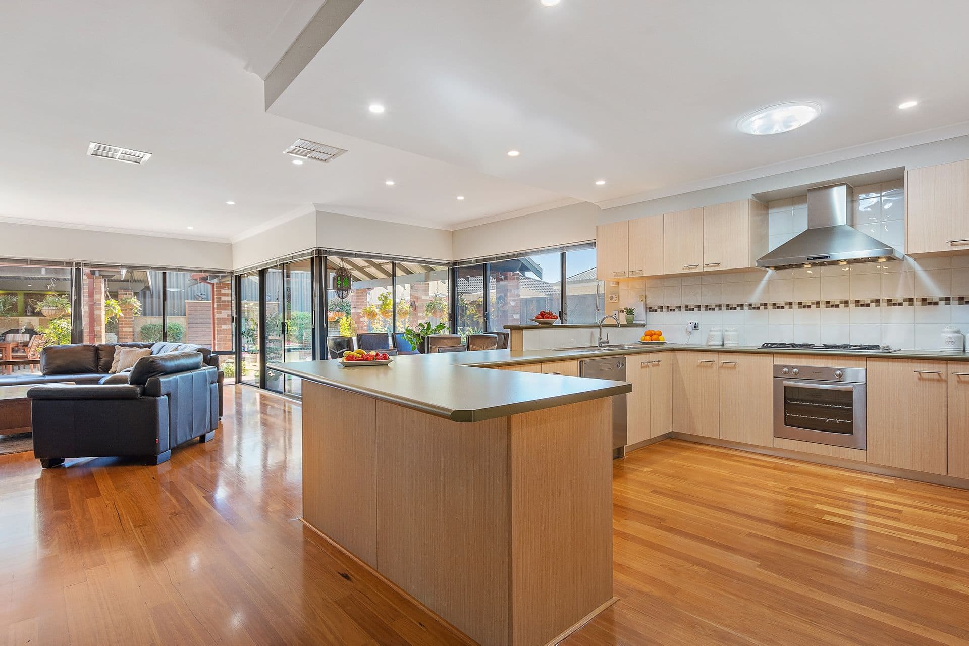 22 Maidmarian Street, Dalyellup, WA, 6230, Dalyellup - Thumbnail 3