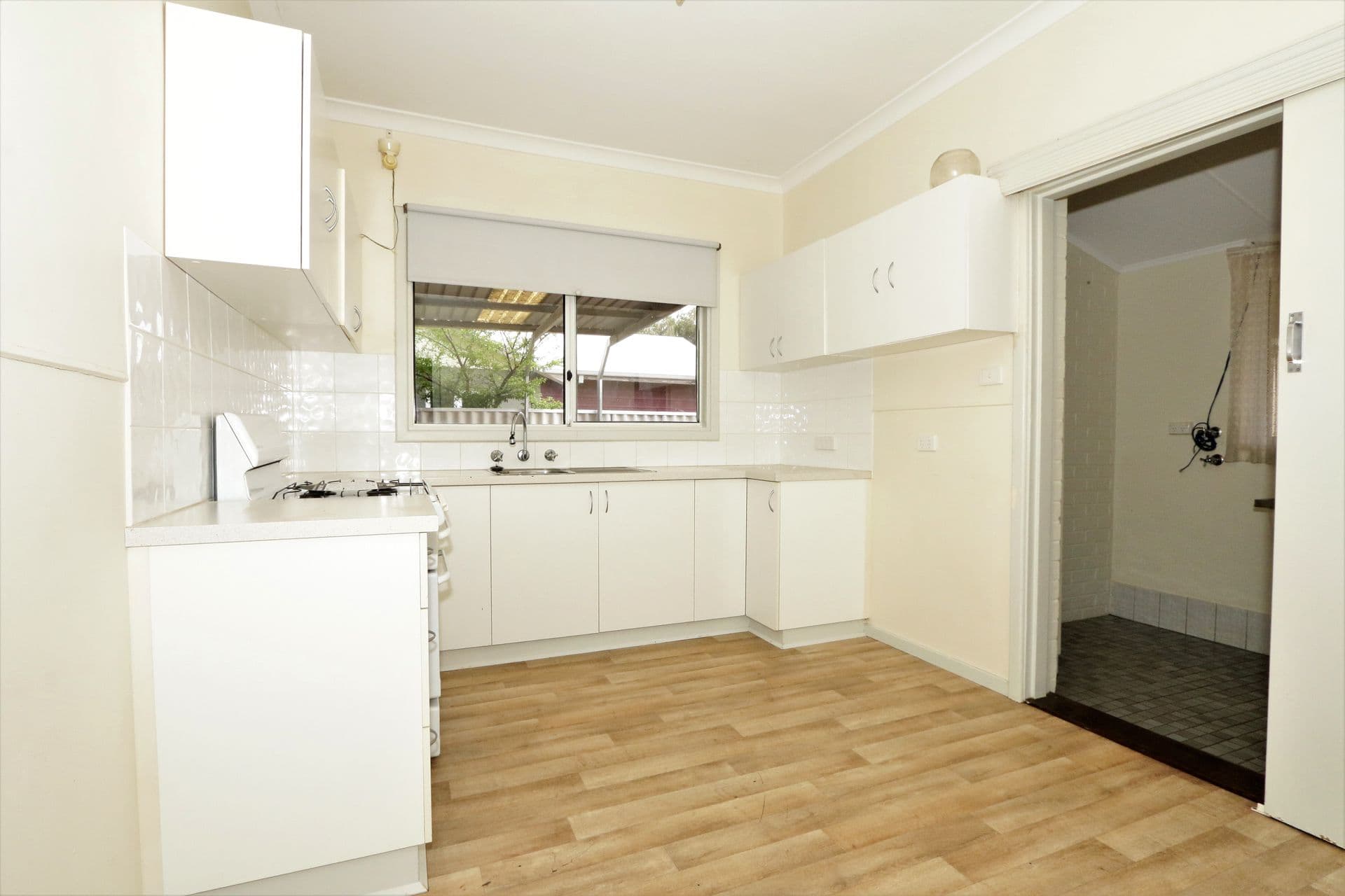 10 Sulphur Street, Withers, WA, 6230, Withers - Thumbnail 2