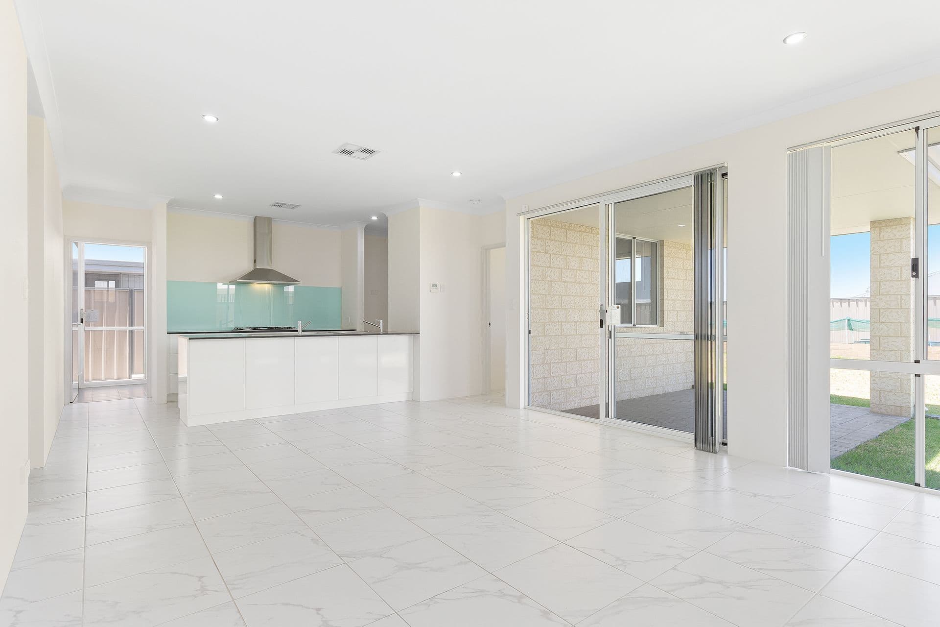 16 Currawong Way, Australind, WA, 6233, Australind - Thumbnail 8
