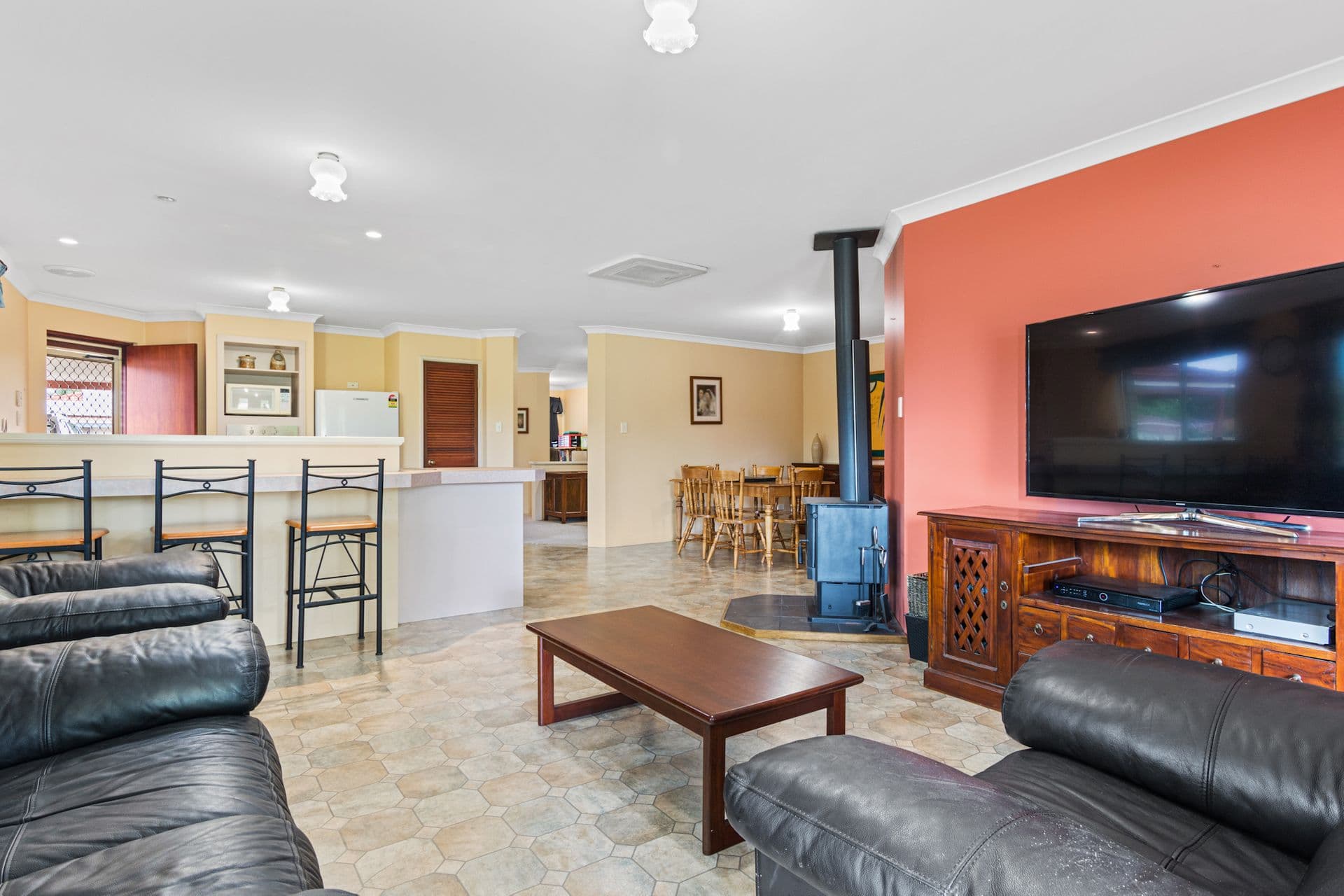 2 Darwin Way, College Grove, WA, 6230, College Grove - Thumbnail 4