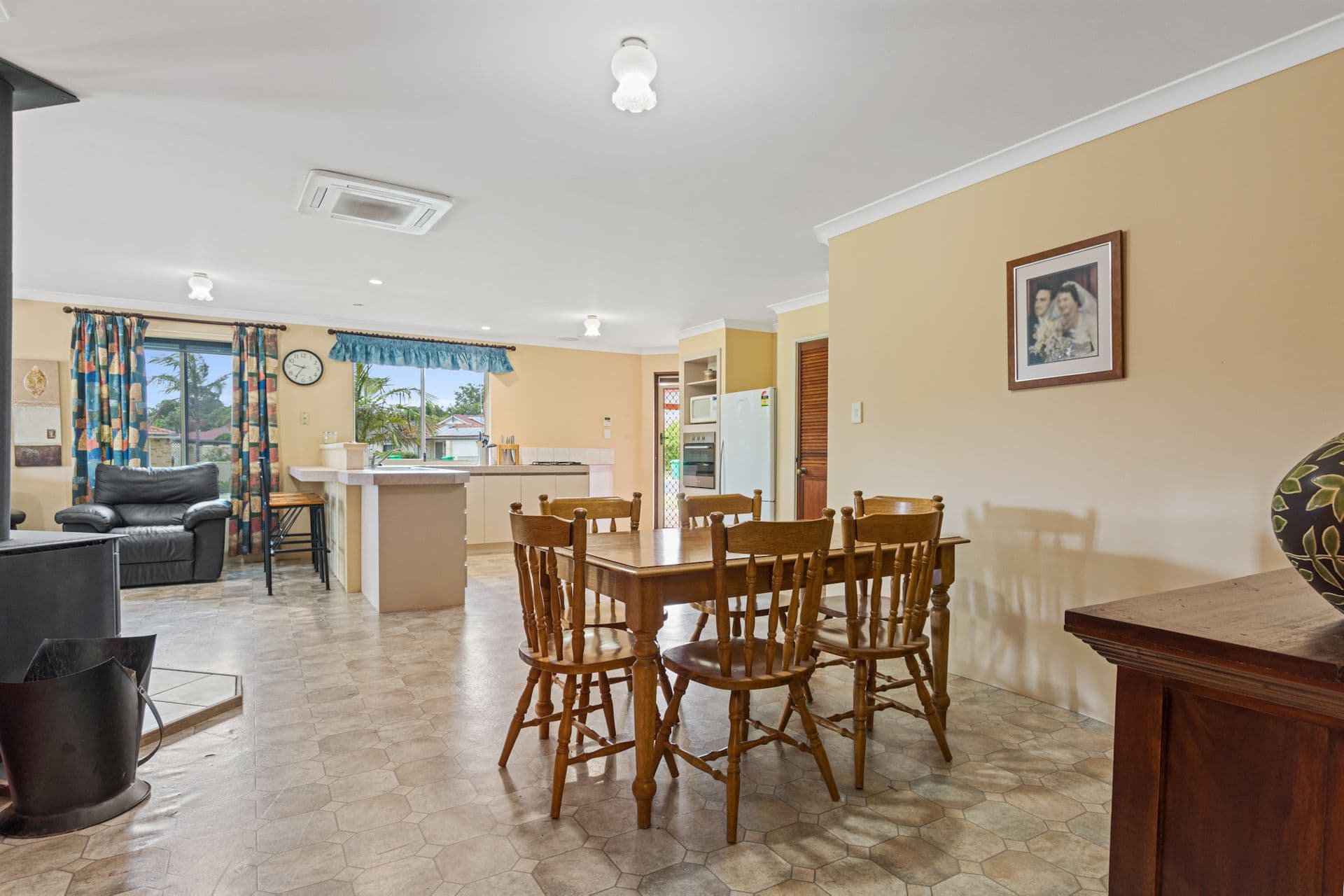 2 Darwin Way, College Grove, WA, 6230, College Grove - Thumbnail 7