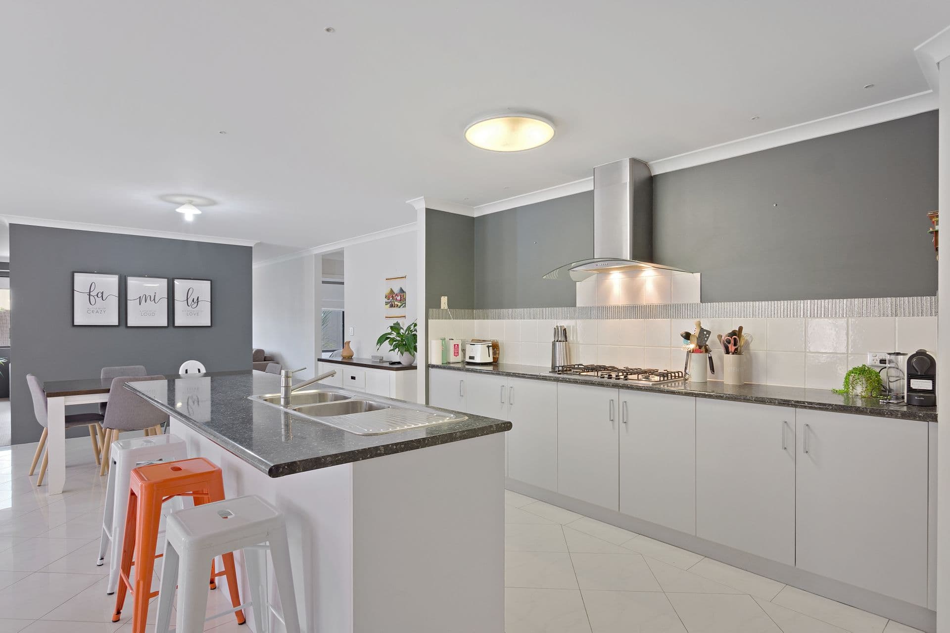 5 Apsley Circle, Millbridge, WA, 6232, Millbridge - Thumbnail 4