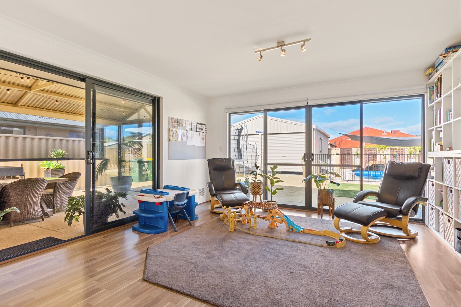 12 Avon Gardens, Millbridge, WA, 6232, Millbridge - Thumbnail 3