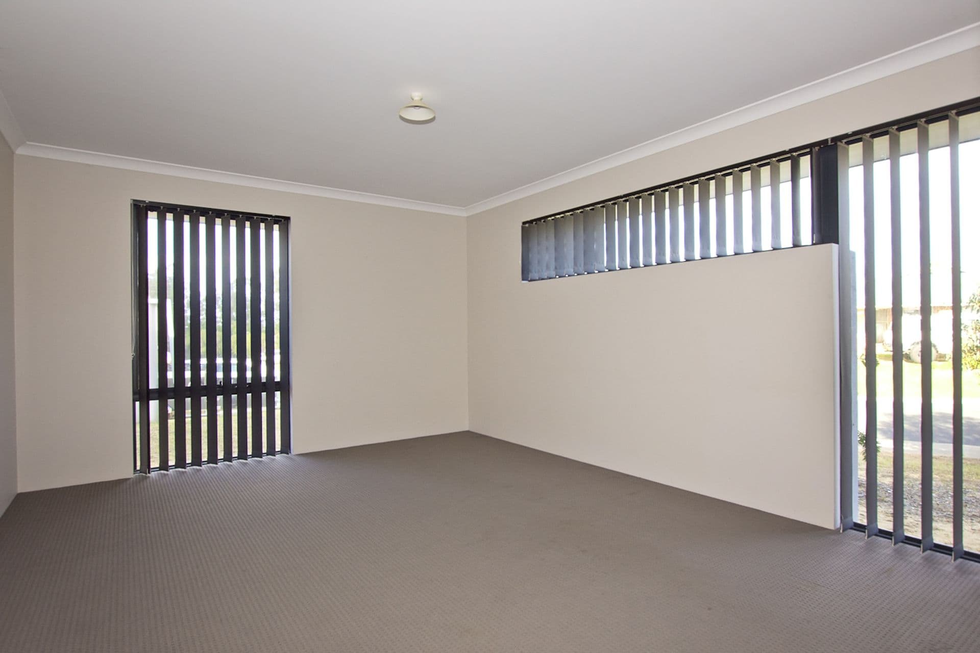 13 Friartuck Road, Dalyellup, WA, 6230, Dalyellup - Thumbnail 5