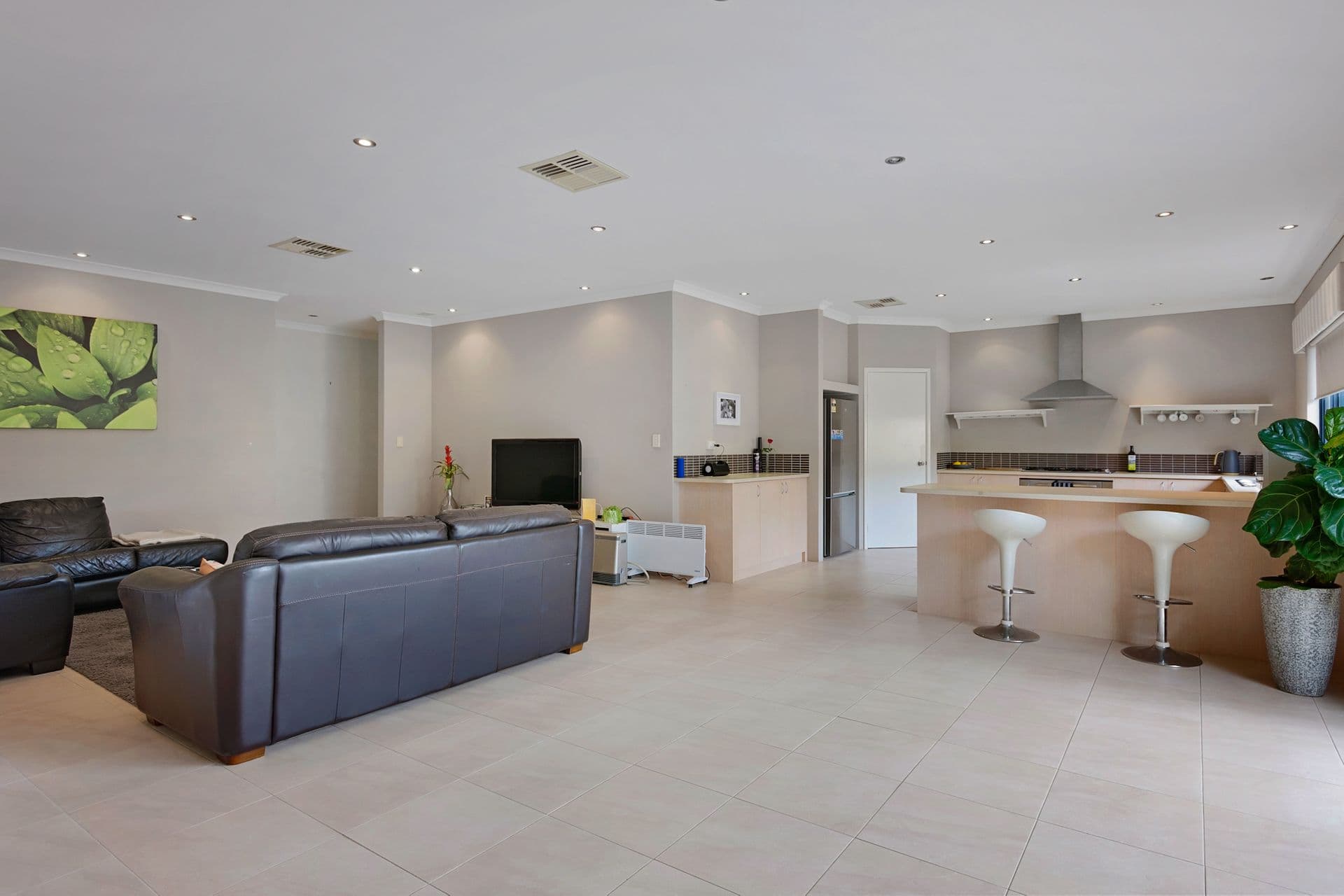 11 Nougat Crescent, Yalyalup, WA, 6280, Yalyalup - Thumbnail 3