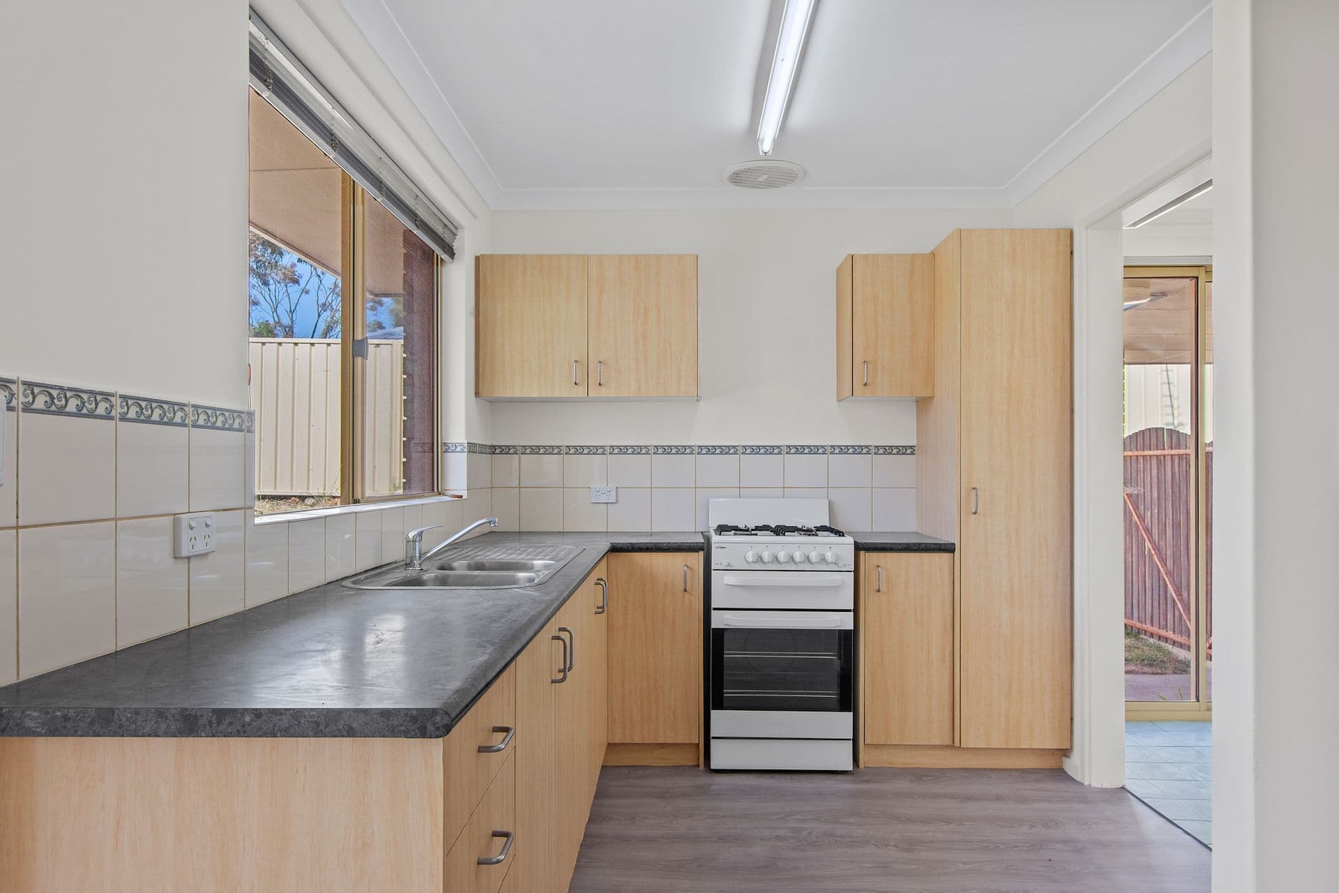 14 Whatman Way, Withers, WA, 6230, Withers - Thumbnail 2