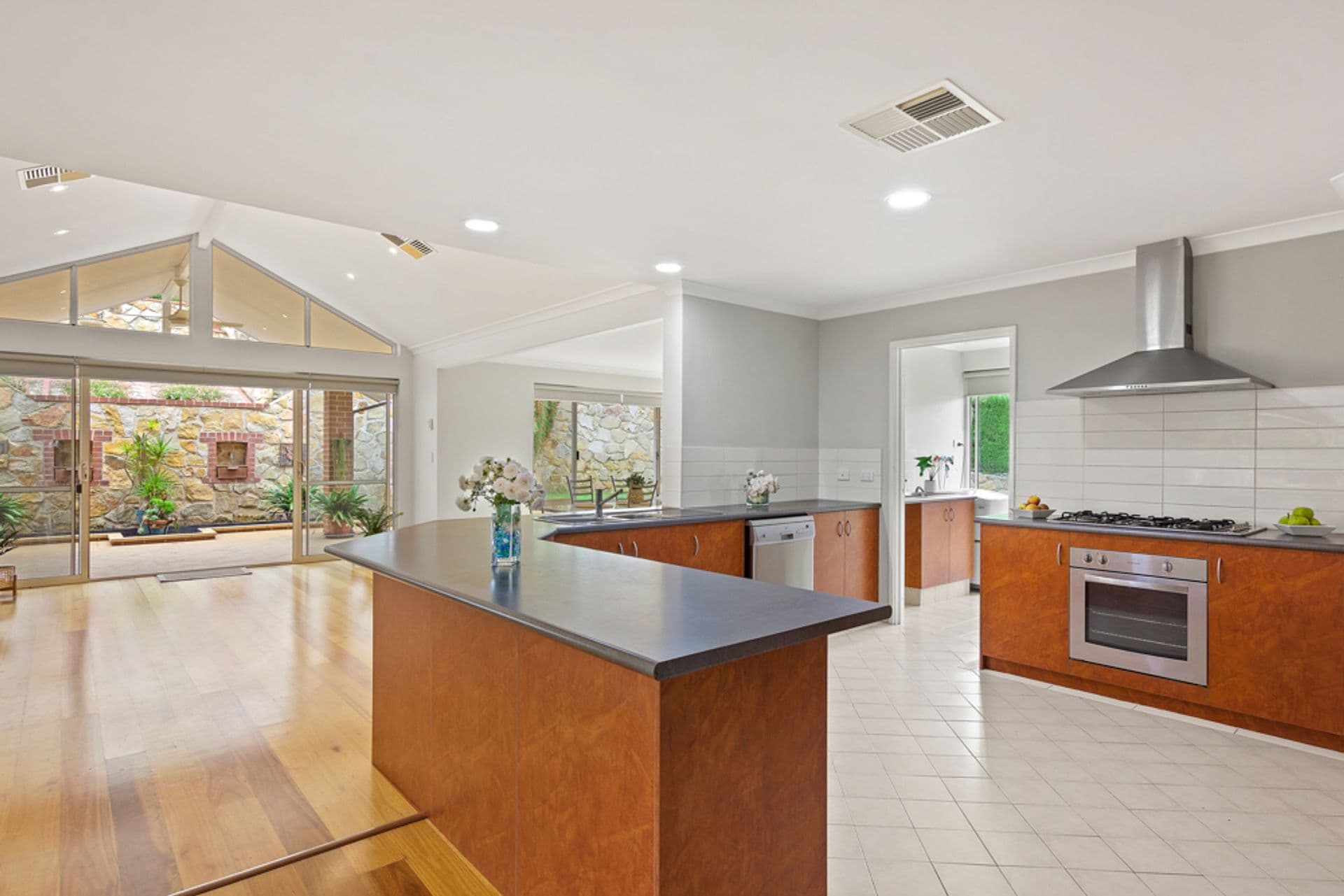 6 Hakea Crescent, South Bunbury, WA, 6230, South Bunbury - Thumbnail 3