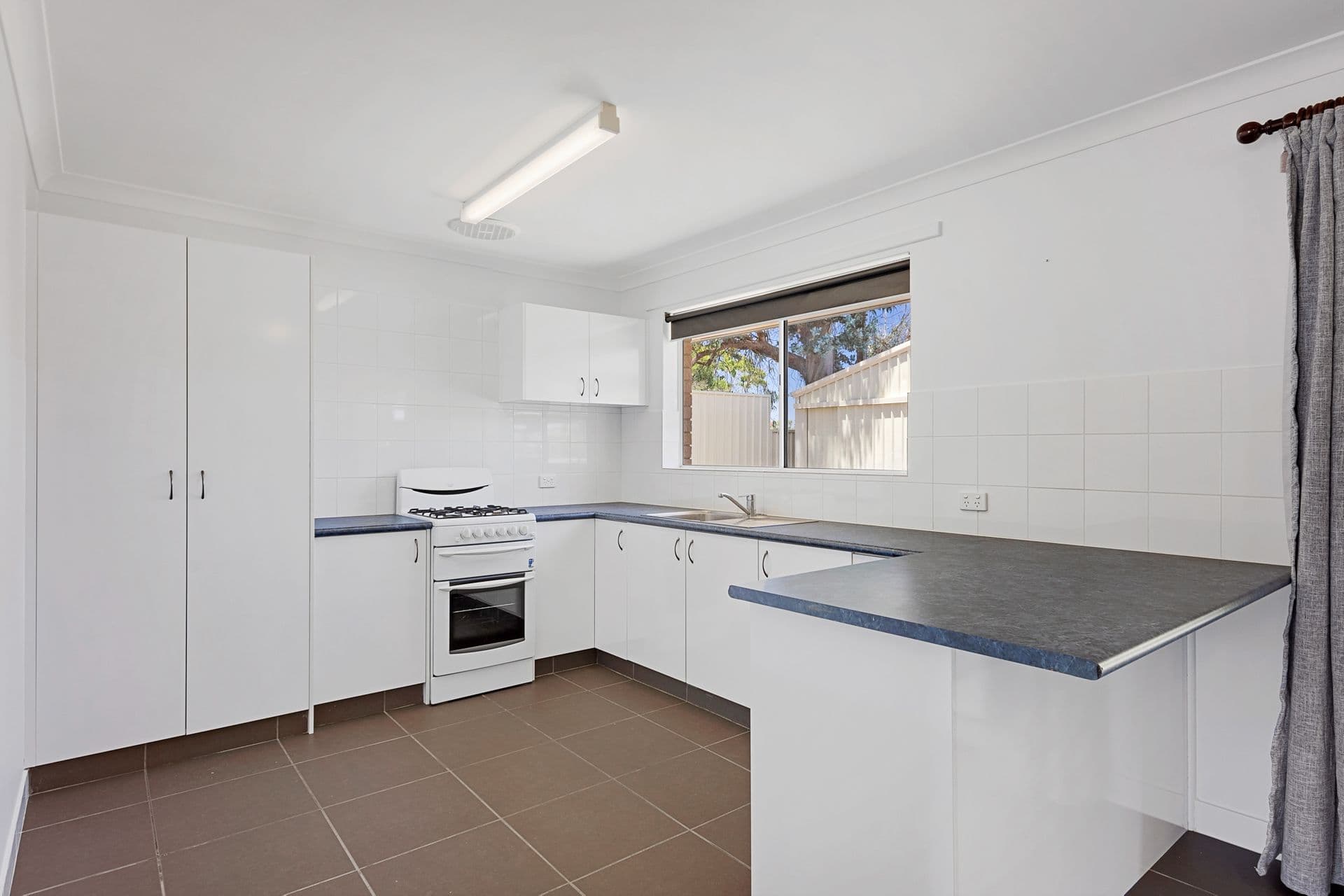 37/23 Casuarina Drive, Bunbury, WA, 6230, Withers - Thumbnail 2