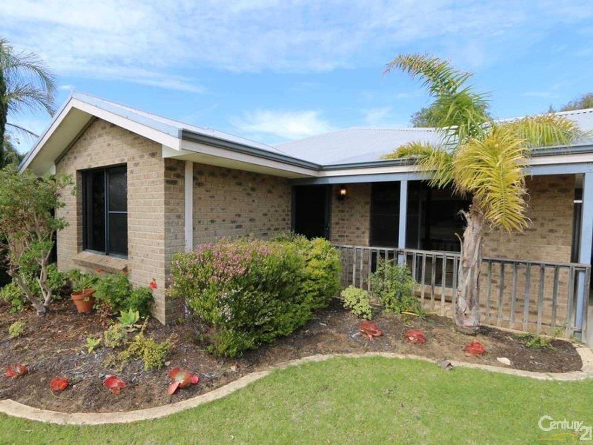 2/4 Bottlewood Court, BURLEIGH WATERS QLD 4220, Usher - Image 1
