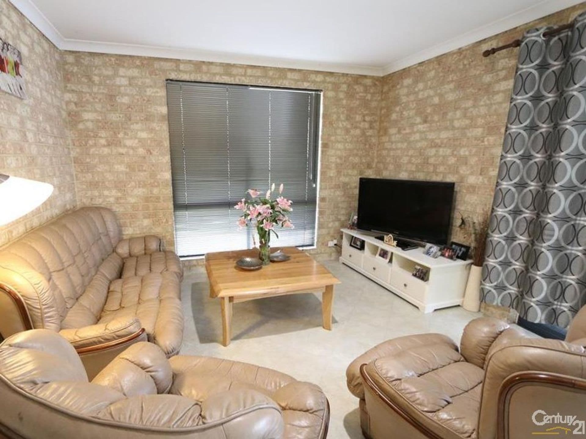 2/4 Bottlewood Court, BURLEIGH WATERS QLD 4220, Usher - Thumbnail 3