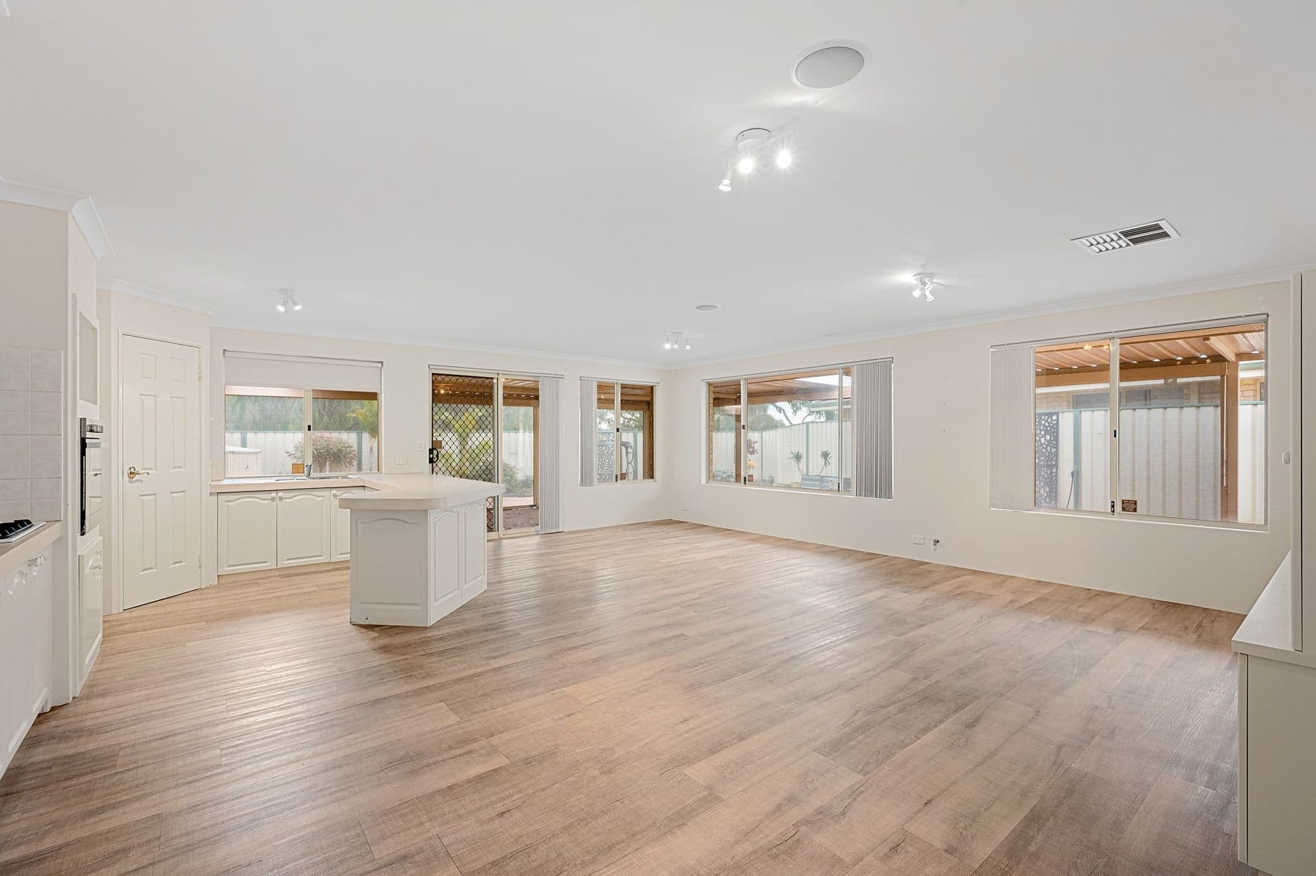 1/4 Queensbury Street, South Bunbury, WA, 6230, South Bunbury - Thumbnail 5