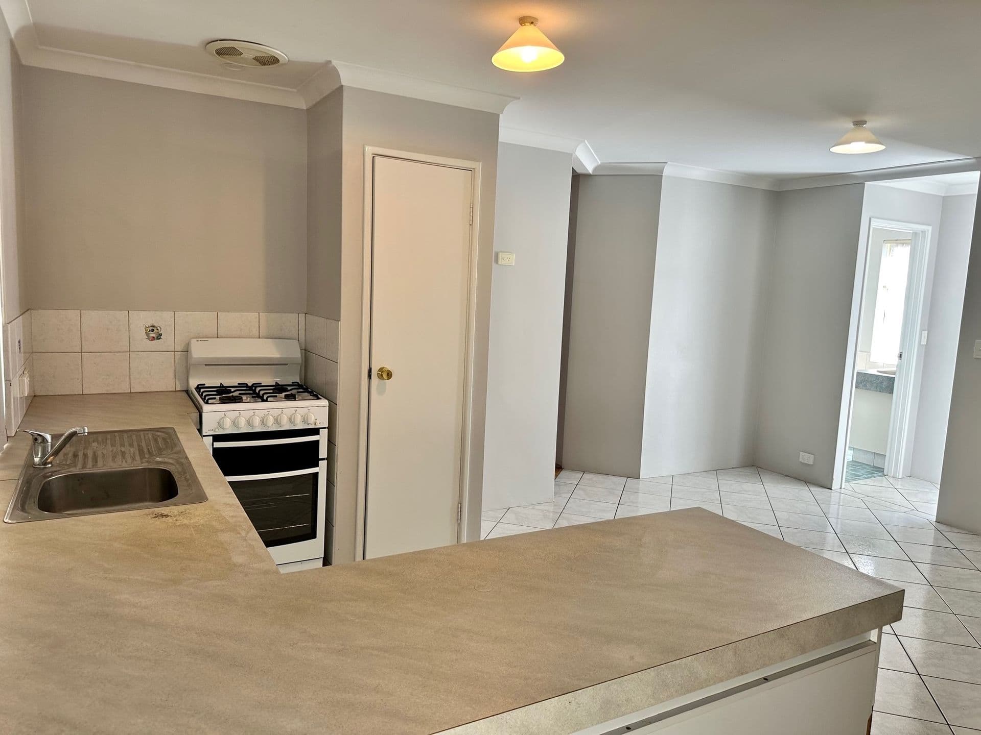 37/23 Casuarina Drive, Bunbury, WA, 6230, Usher - Thumbnail 2