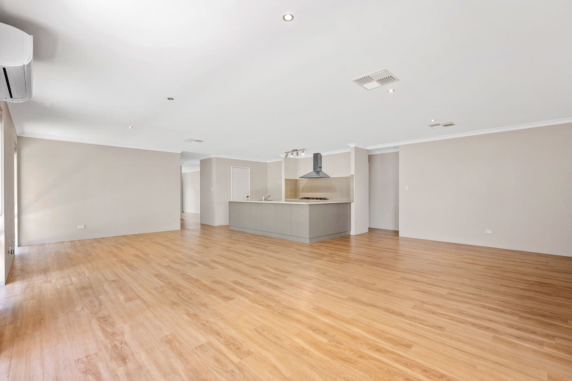 11 Sadler Circuit, Australind, WA, 6233, Australind - Thumbnail 4