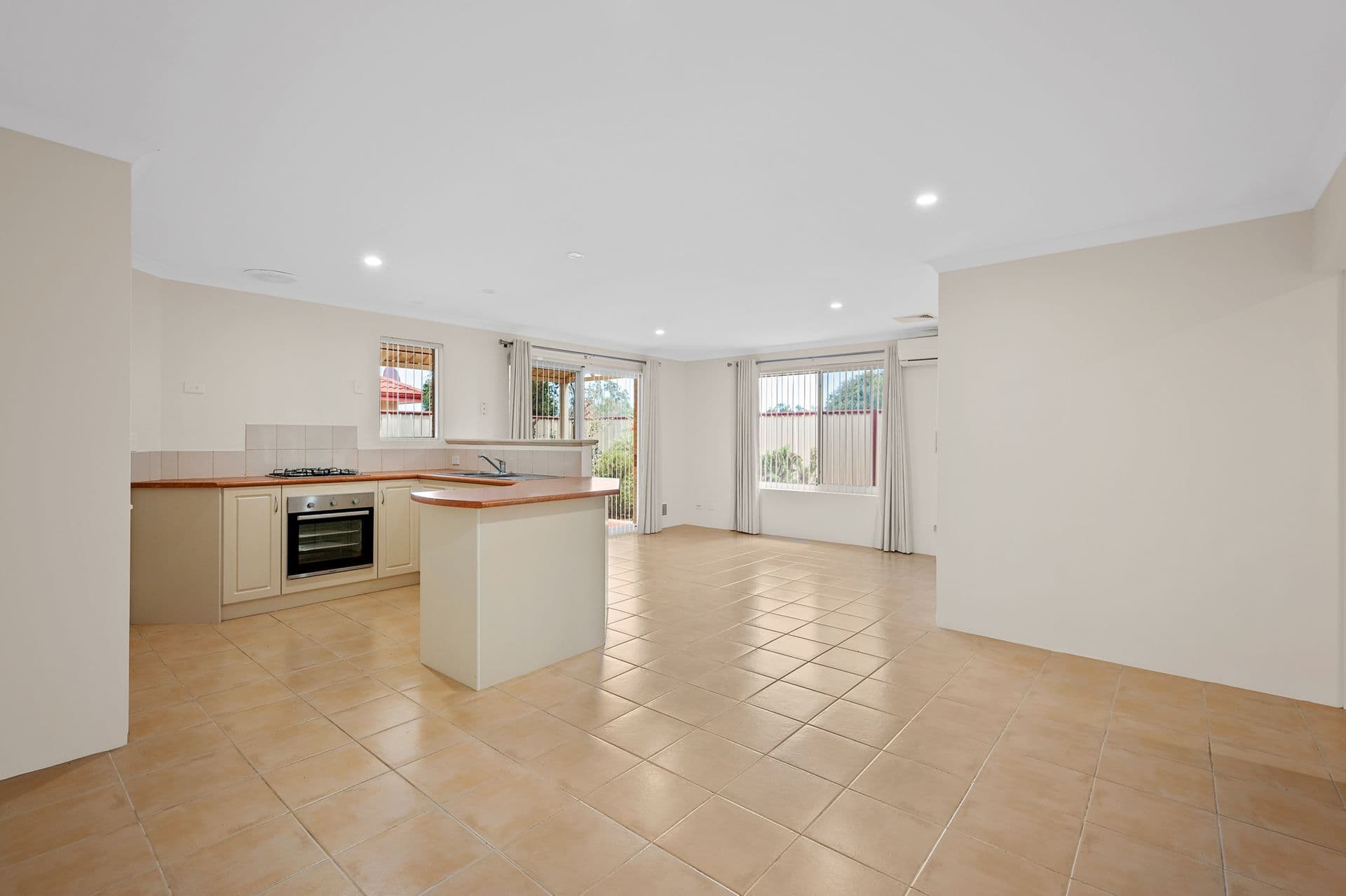 10/15 Wakefield Crescent, Australind, WA, 6233, Australind - Thumbnail 2