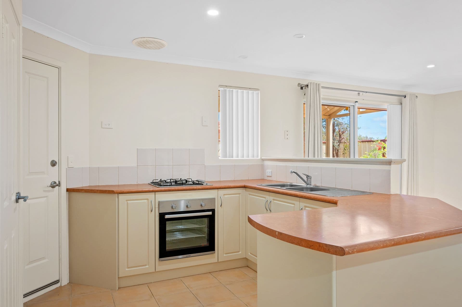 10/15 Wakefield Crescent, Australind, WA, 6233, Australind - Thumbnail 3