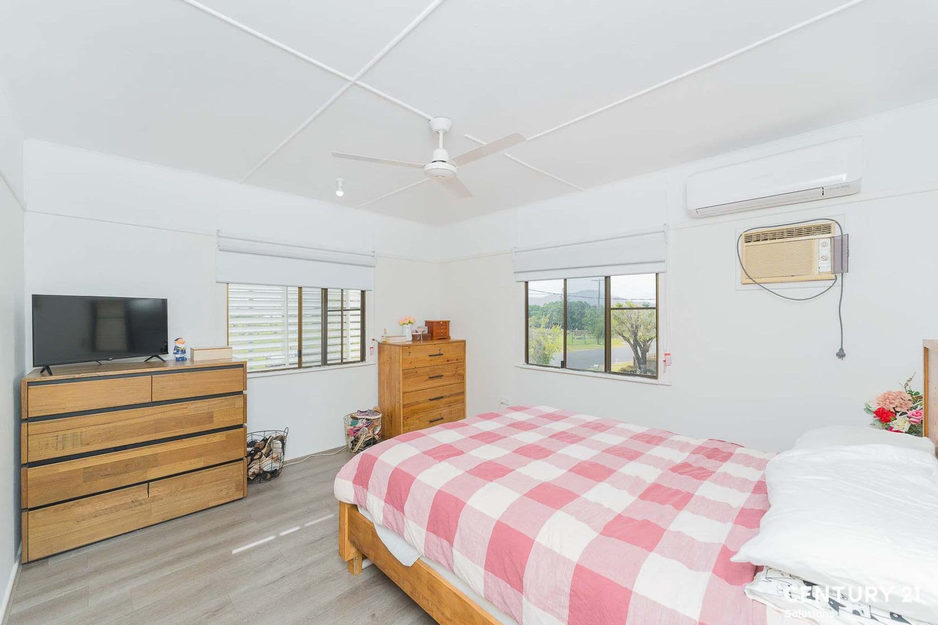 43 Ferguson Street, Allenstown, QLD, 4700, Allenstown - Thumbnail 2