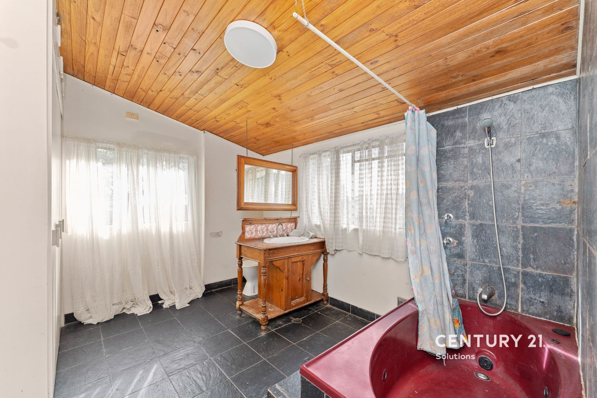 16 Ross Street, Allenstown, QLD, 4700, Allenstown - Thumbnail 6