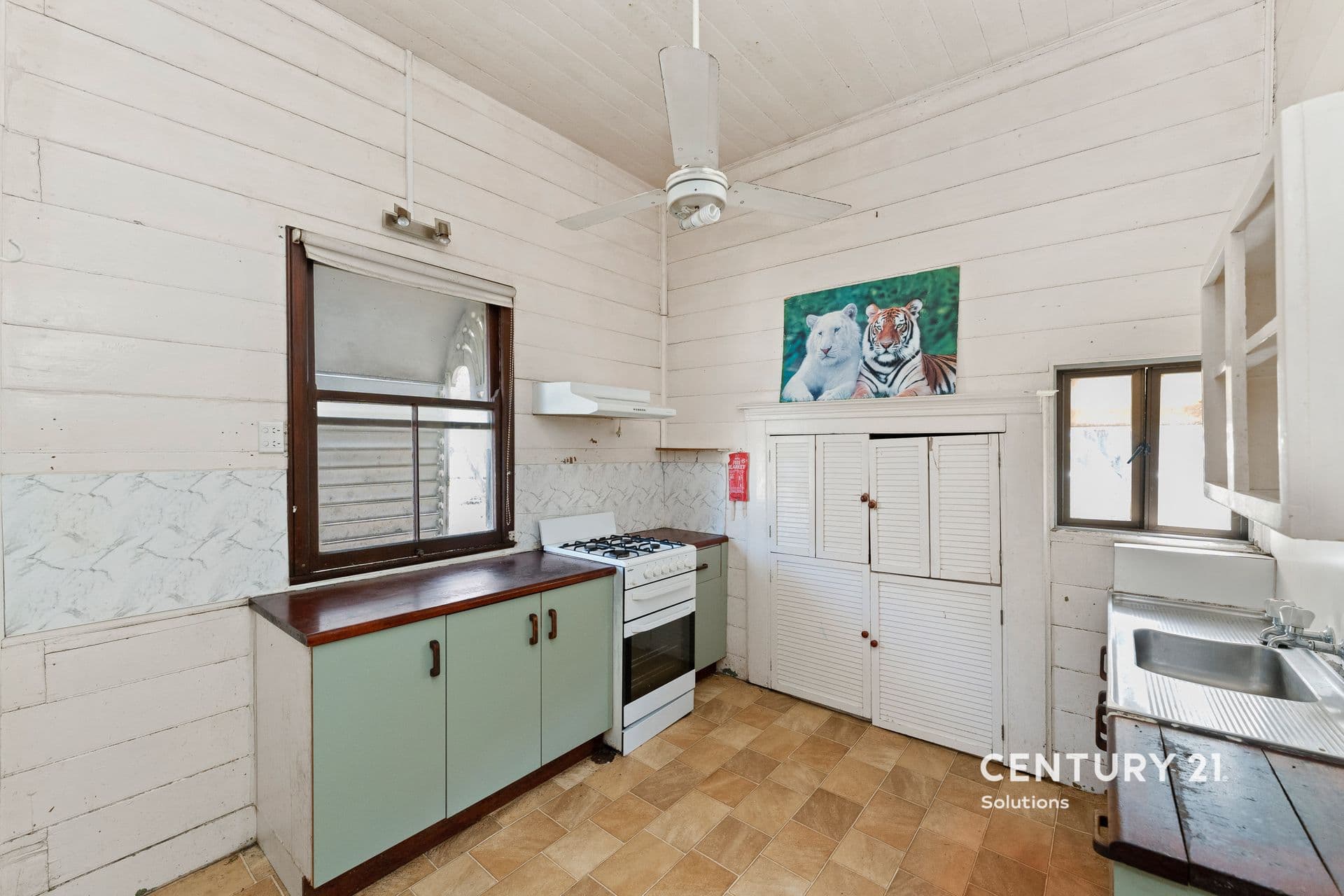 16 Ross Street, Allenstown, QLD, 4700, Allenstown - Thumbnail 5