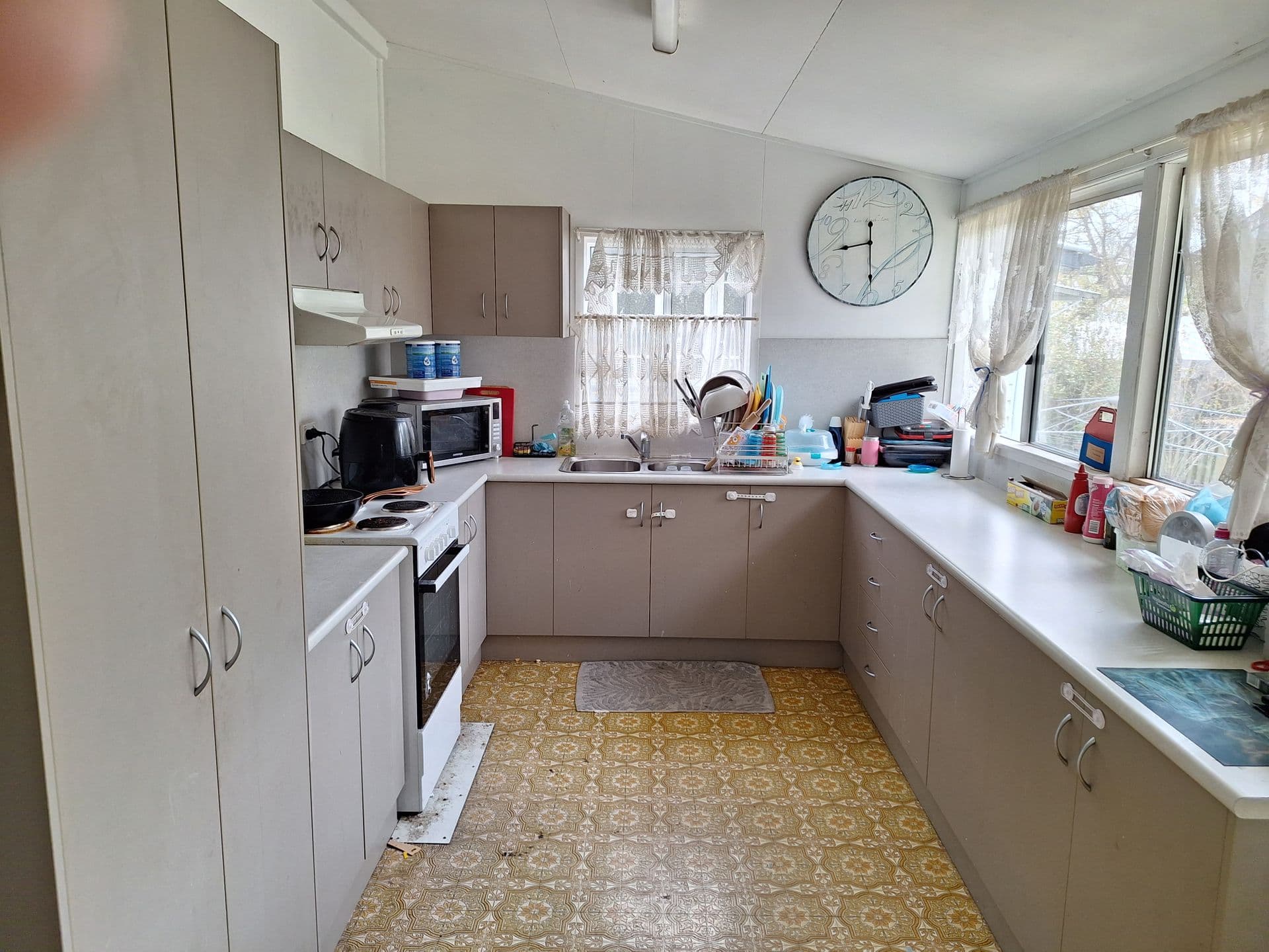 124 Derby Street, Allenstown, QLD, 4700, Allenstown - Thumbnail 6