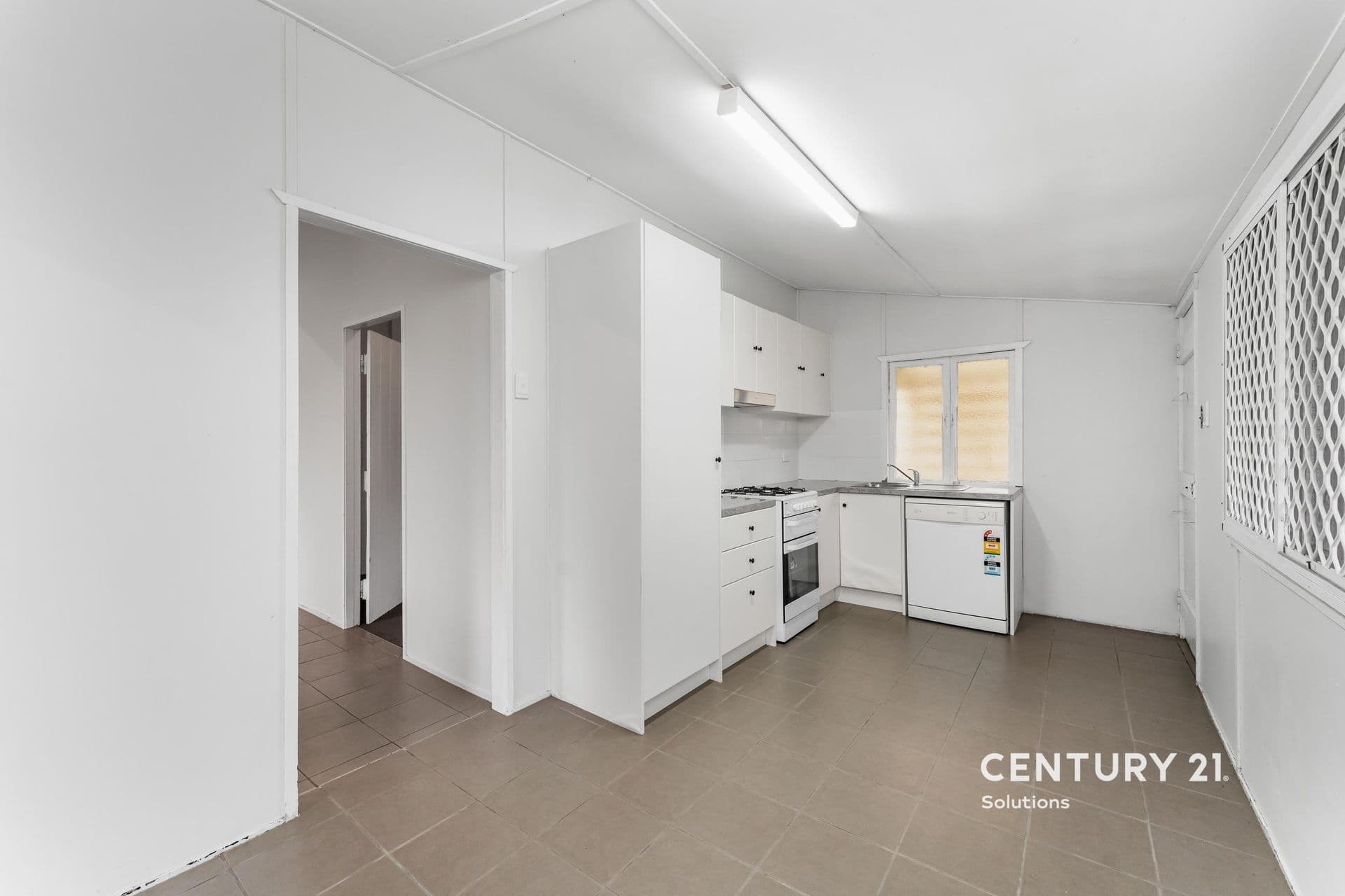 11 Bridge Street, Berserker, QLD, 4701, Berserker - Thumbnail 2